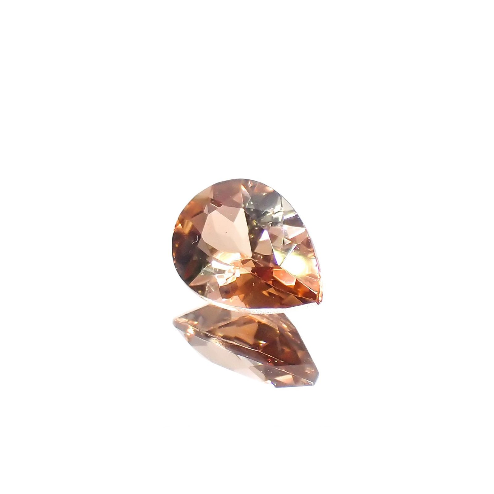 アンダリュサイト(宝石名アンダリュサイト)スリランカ/マダガスカル産 識別済 0.58ct / 6.8x4.7mm前後 [251020832]