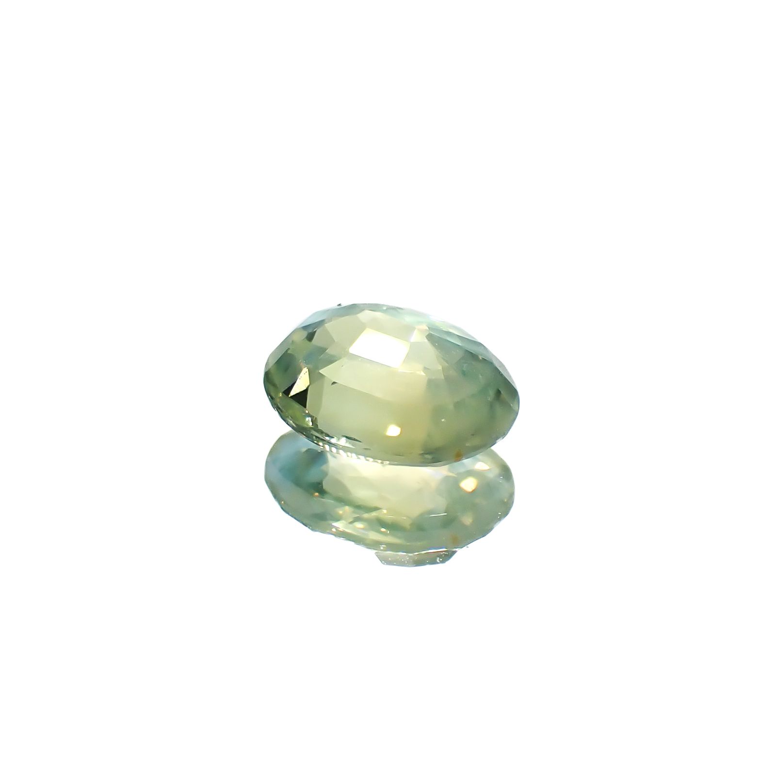 シルキーアレキサンドライト タンザニア産 0.74ct [241129512]6.2x5.1mm前後