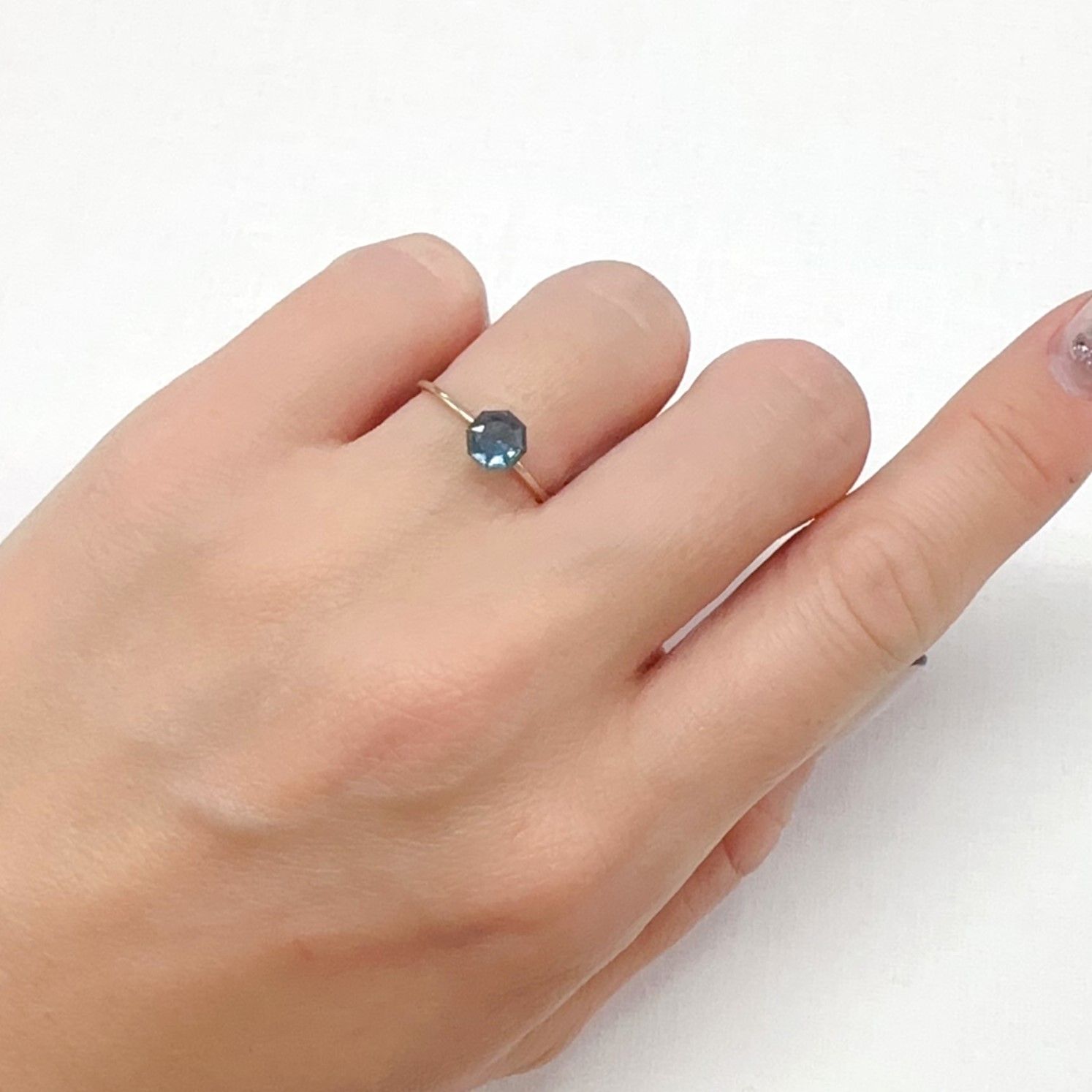 ◇オクタゴンカット◇モンタナサファイア アメリカ・モンタナ州産 0.59ct[240326404]5.5x5.5mm前後