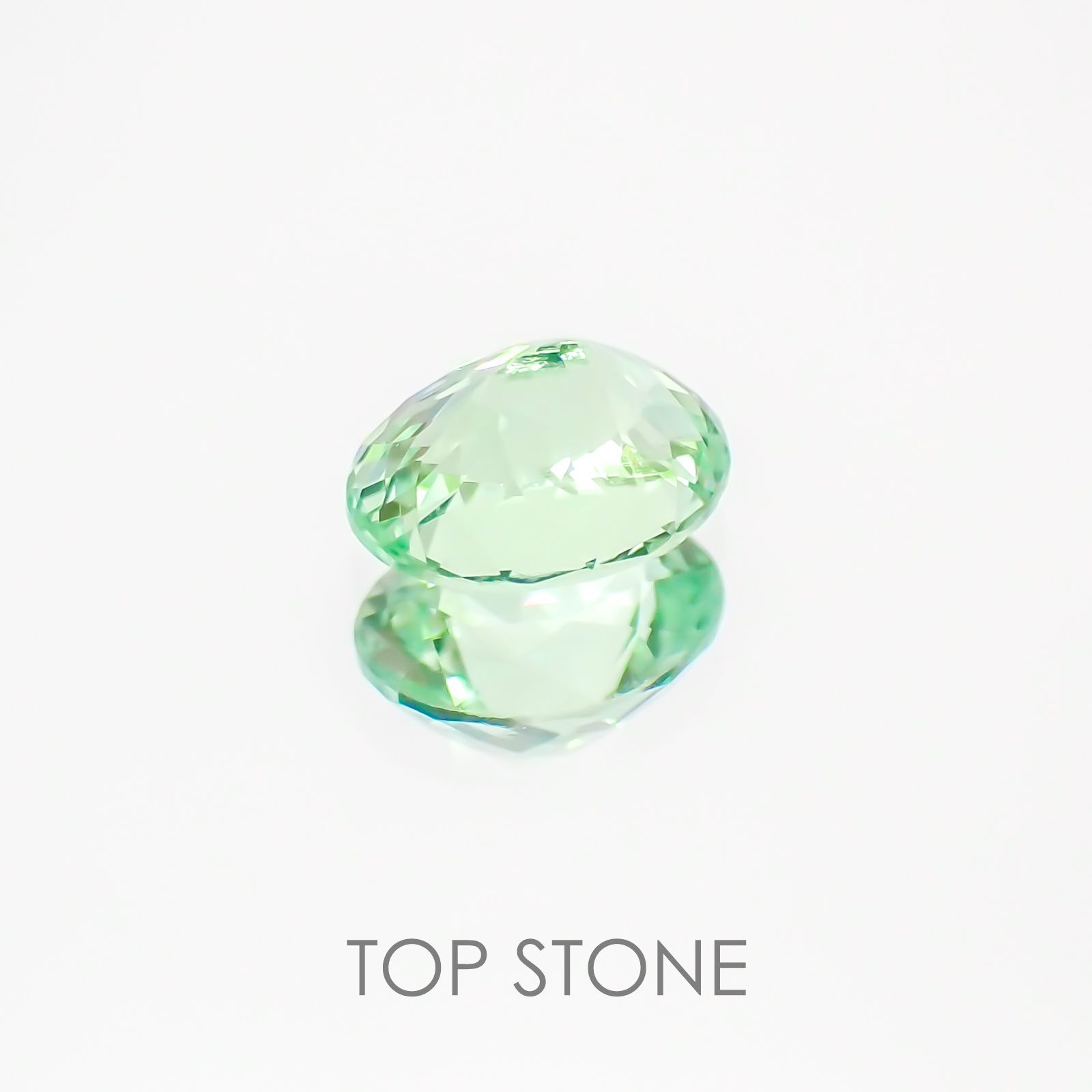 ミントガーネット タンザニア産 ルース 0.49ct[20127911]5.3×4.1mm前後