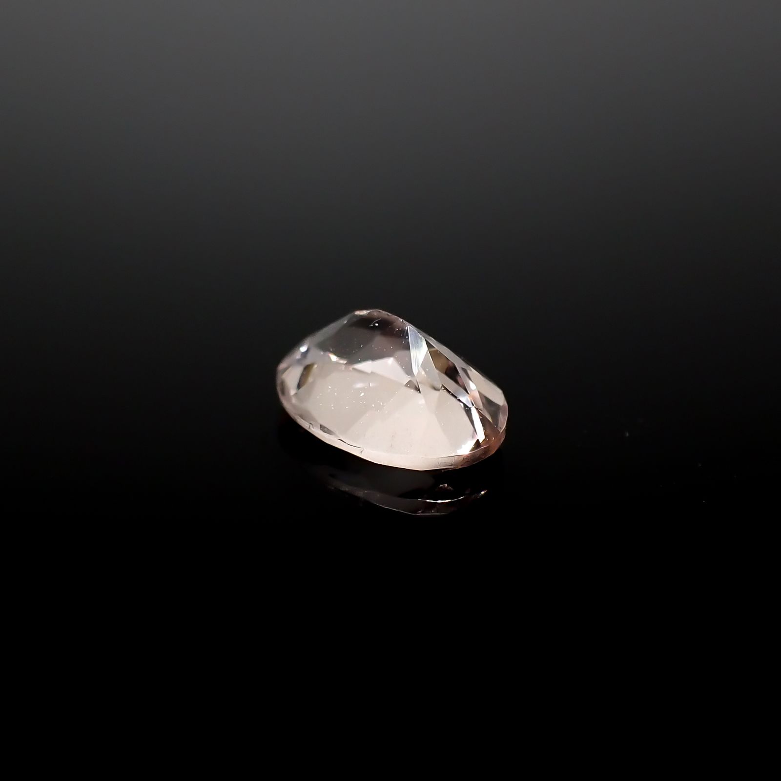 モルガナイト モザンビーク/ブラジル産 0.64ct[240326781]6.9x4.9mm前後