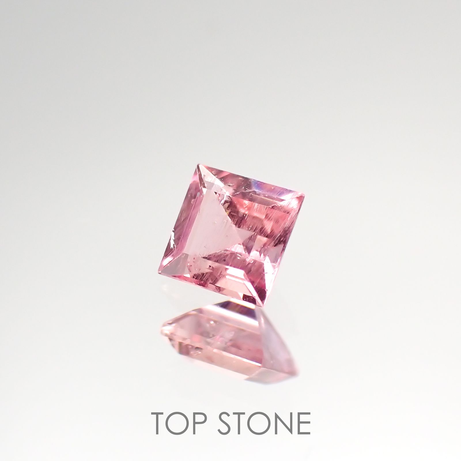 ペツォッタイト(ラズベリル)(宝石名ペツォッタイト) マダガスカル産 0.241ct ソ付(彩珠)[210812612]3.4×3.4mm前後