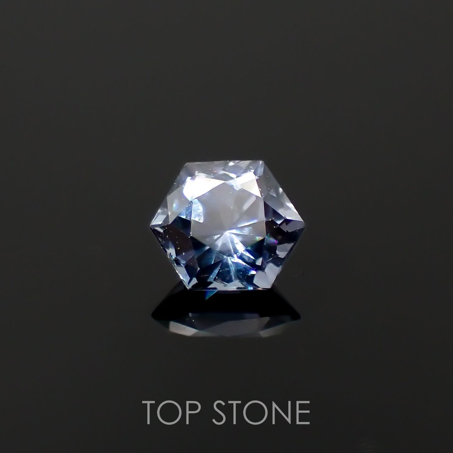 ◇ヘキサゴンカット◇バイオレットスピネル(宝石名スピネル)ビルマ/マダガスカル産 0.41ct 識別済[230220659]4.2x4.1mm前後