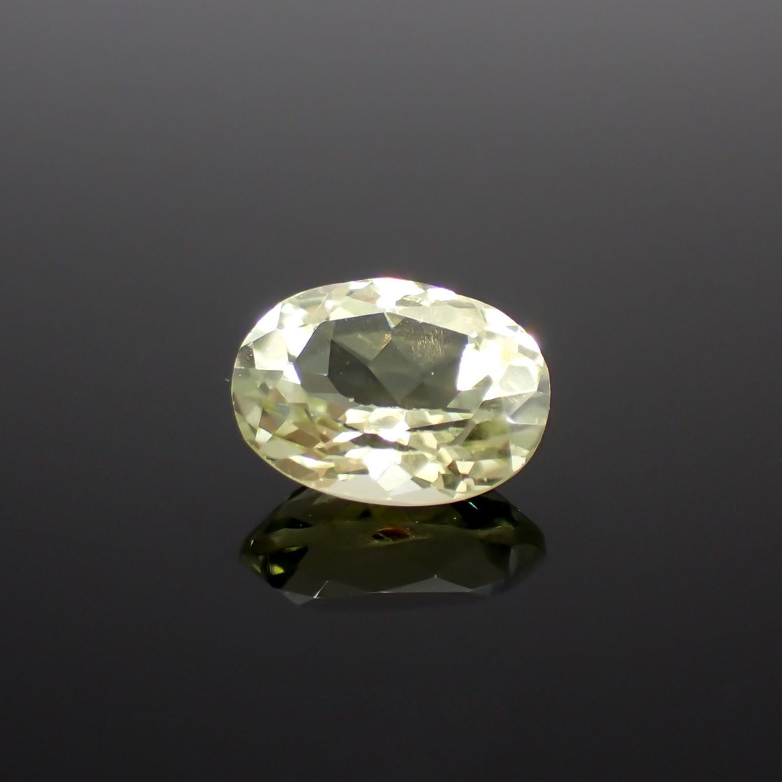シリマナイト(宝石名シリマナイト)インド産 1.5ct 識別済[211113693]8x6.1mm前後