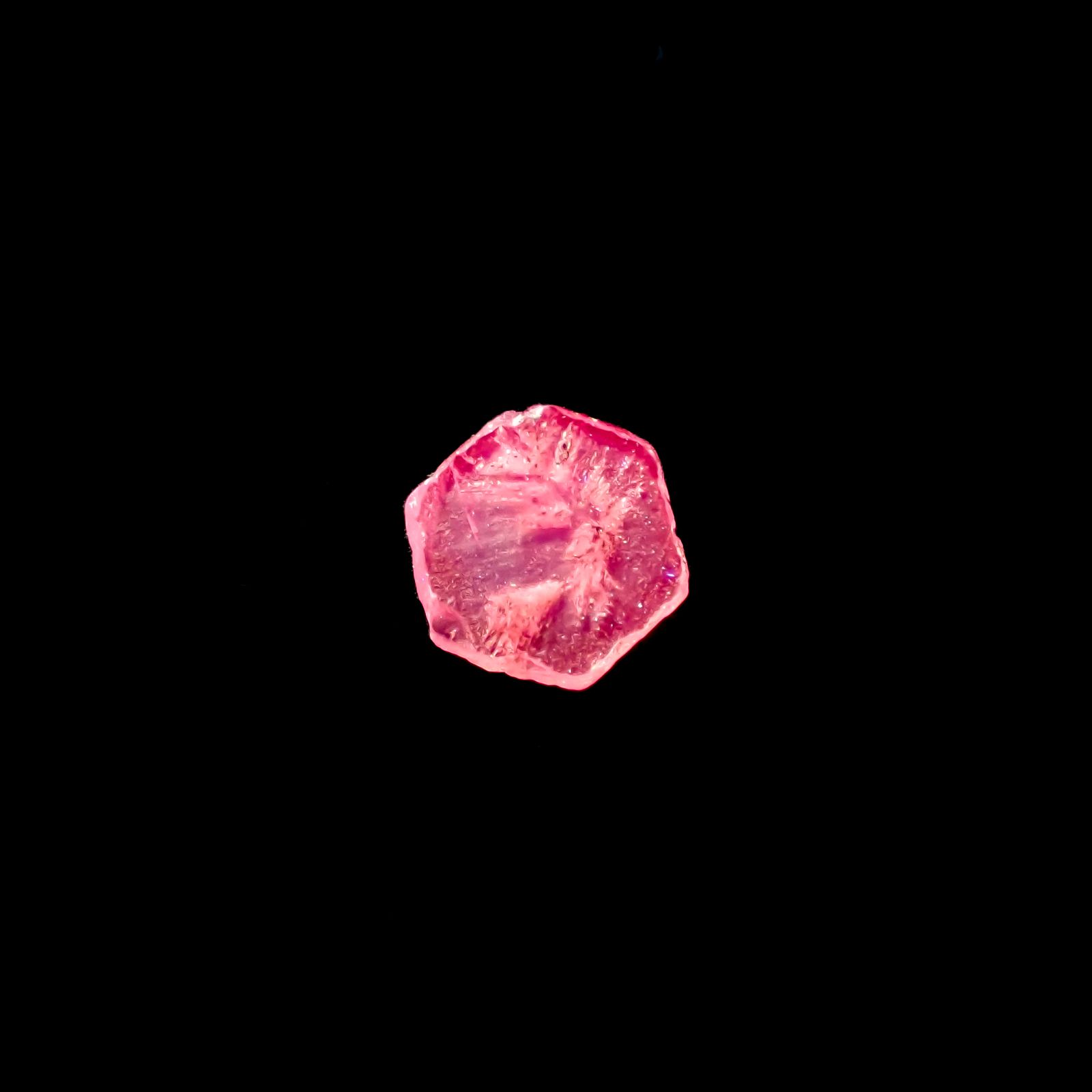 トラピッチェピンクサファイア 原石スライス パキスタン・カシミール地方産 0.38ct[240627851]5.6x5.1mm前後