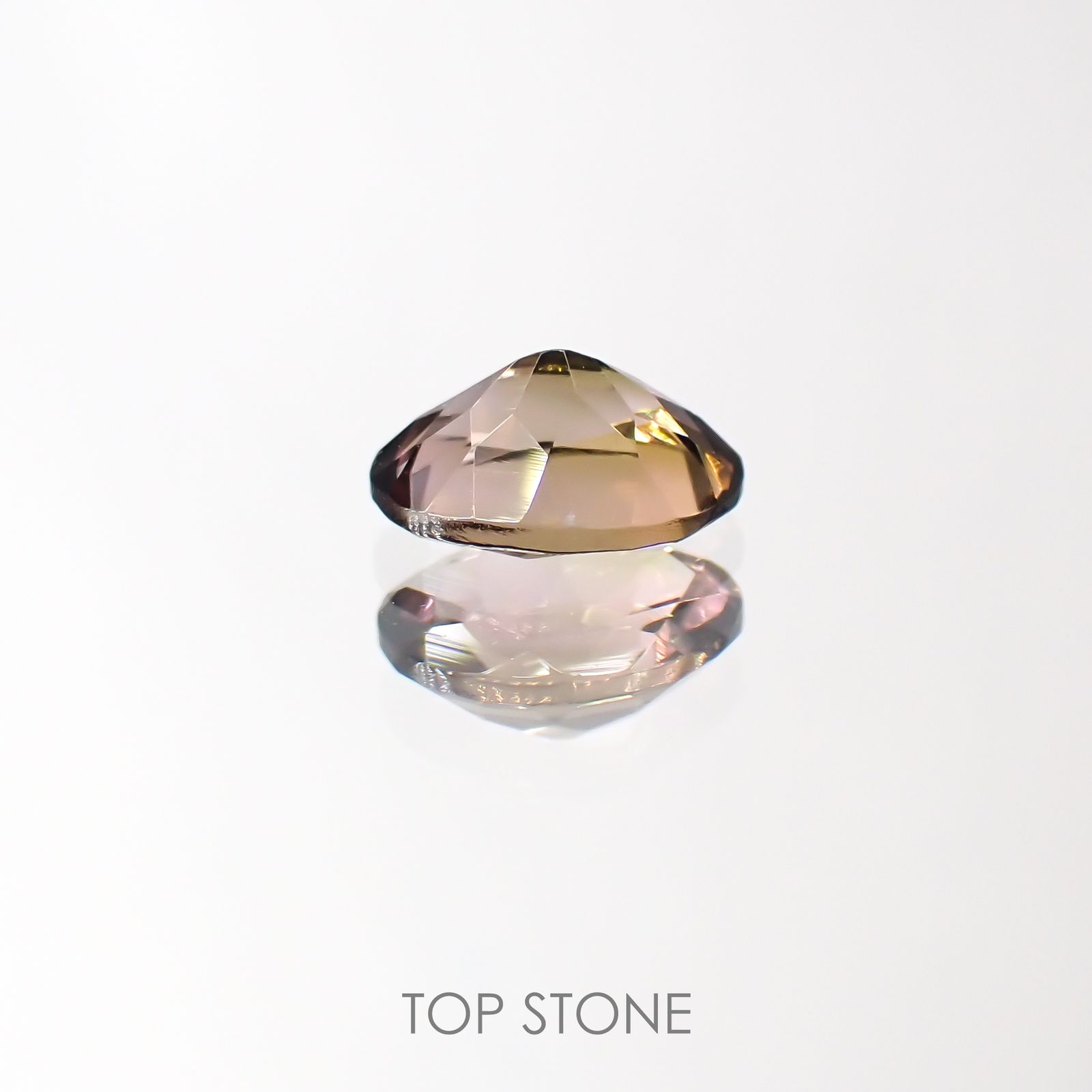 パーティカラートルマリン(宝石名パーティカラード・トルマリン) ブラジル/アフリカ産 0.72ct 識別済[211013572]6.8×5.1mm前後