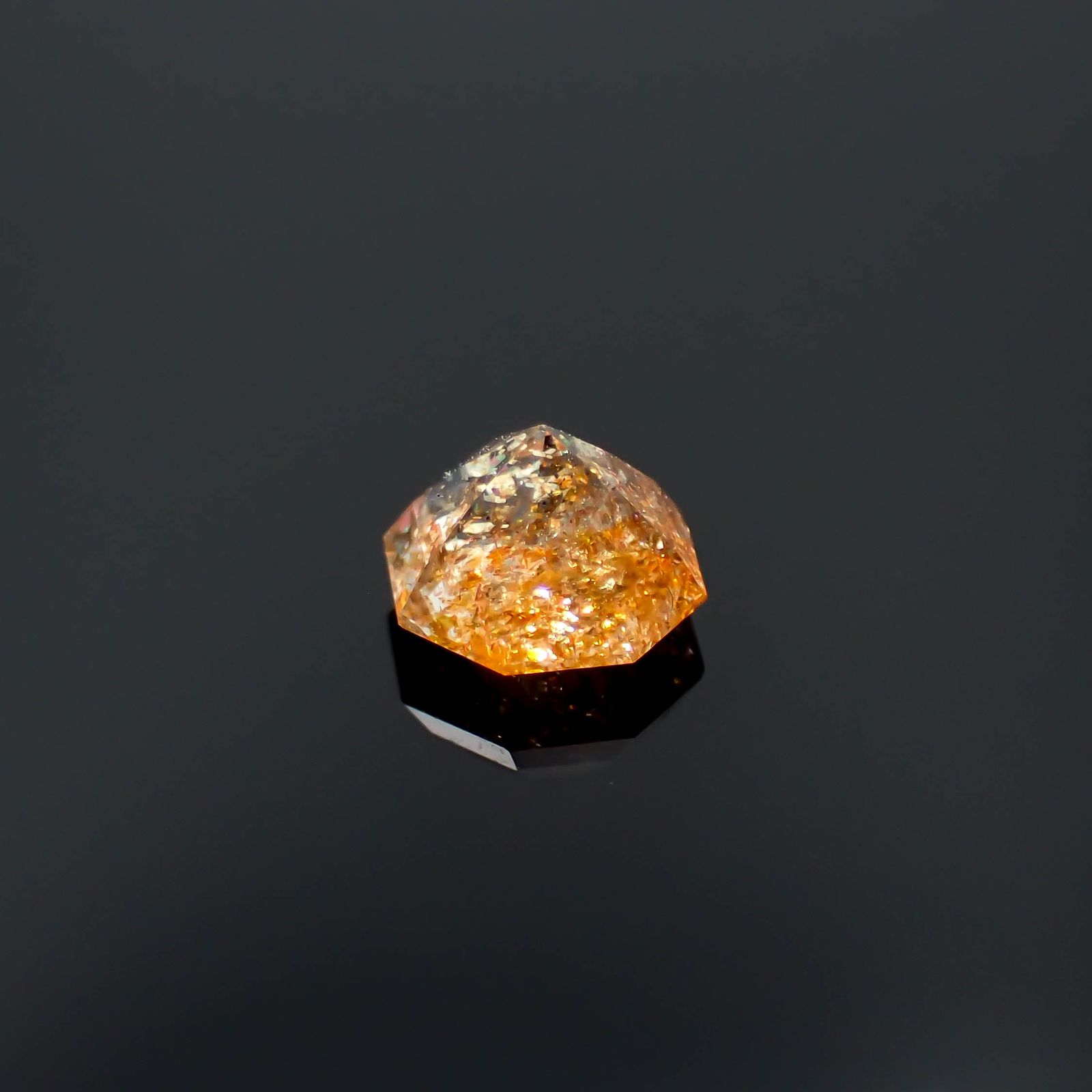 ◇オクタゴンカット◇イリュージョンサンストーン タンザニア産 0.62ct[230320956]5.4x5.3mm前後