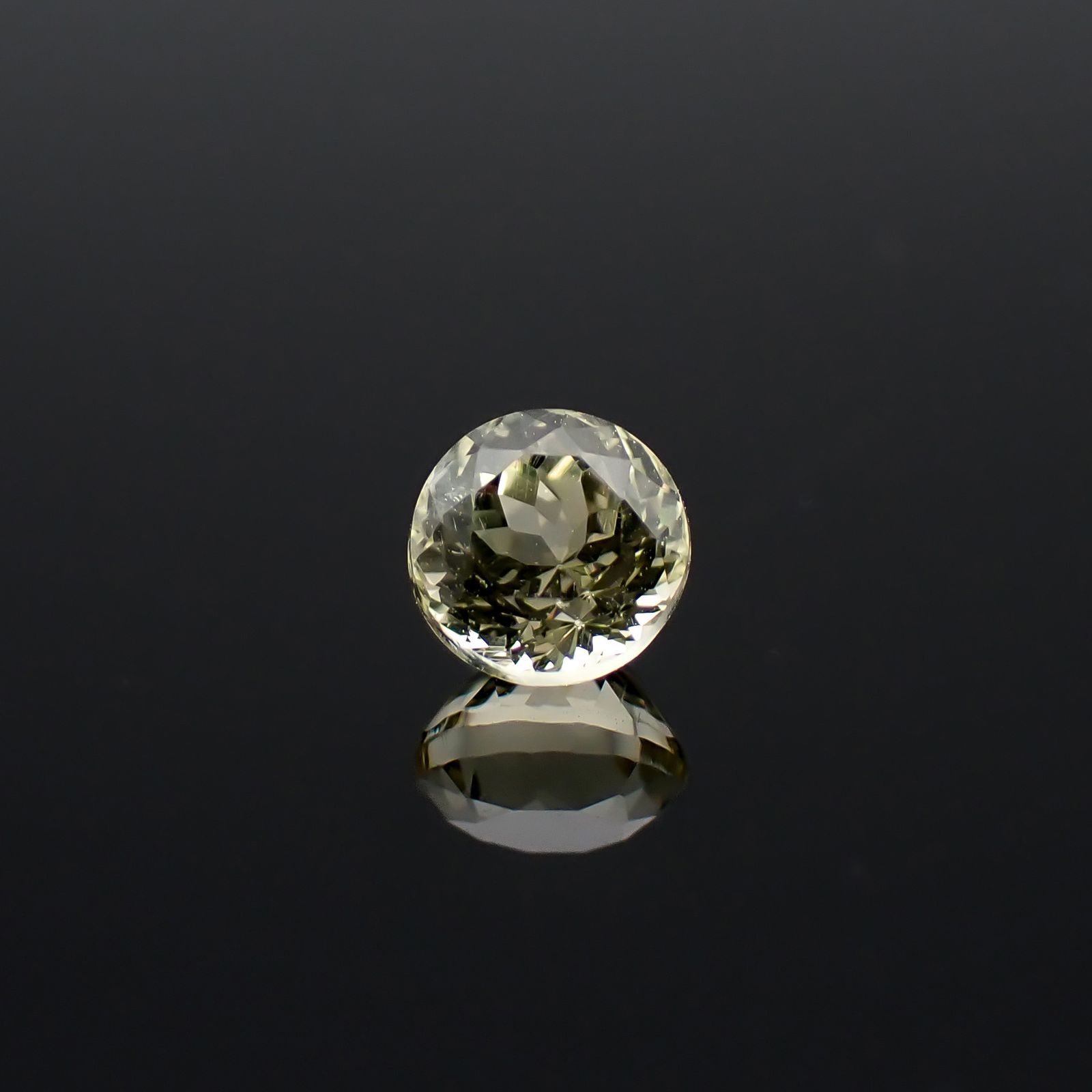 イエローアパタイト メキシコ産 0.56ct / 4.6x4.6mm前後 [260632468]