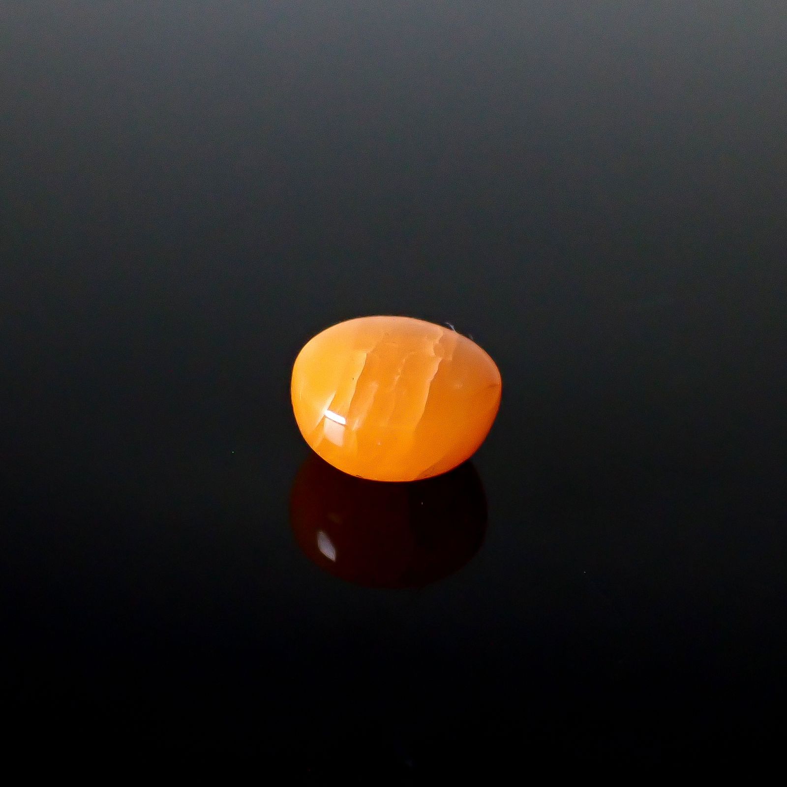 北海道オパール 北海道河東郡鹿追町然別産 2.40ct [250530402]8.8x8.8mm前後
