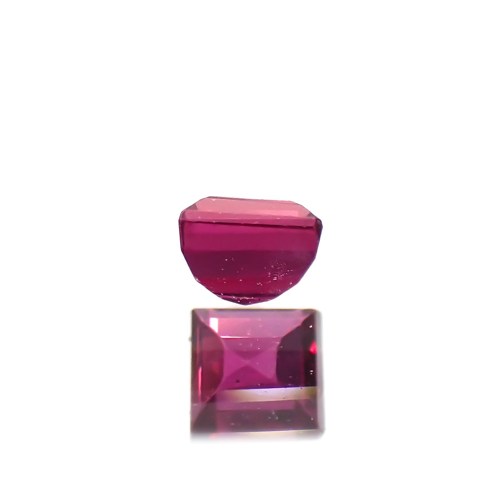 ルビー タイ/ビルマ産 0.18ct[220616363]2.6x2.6mm前後