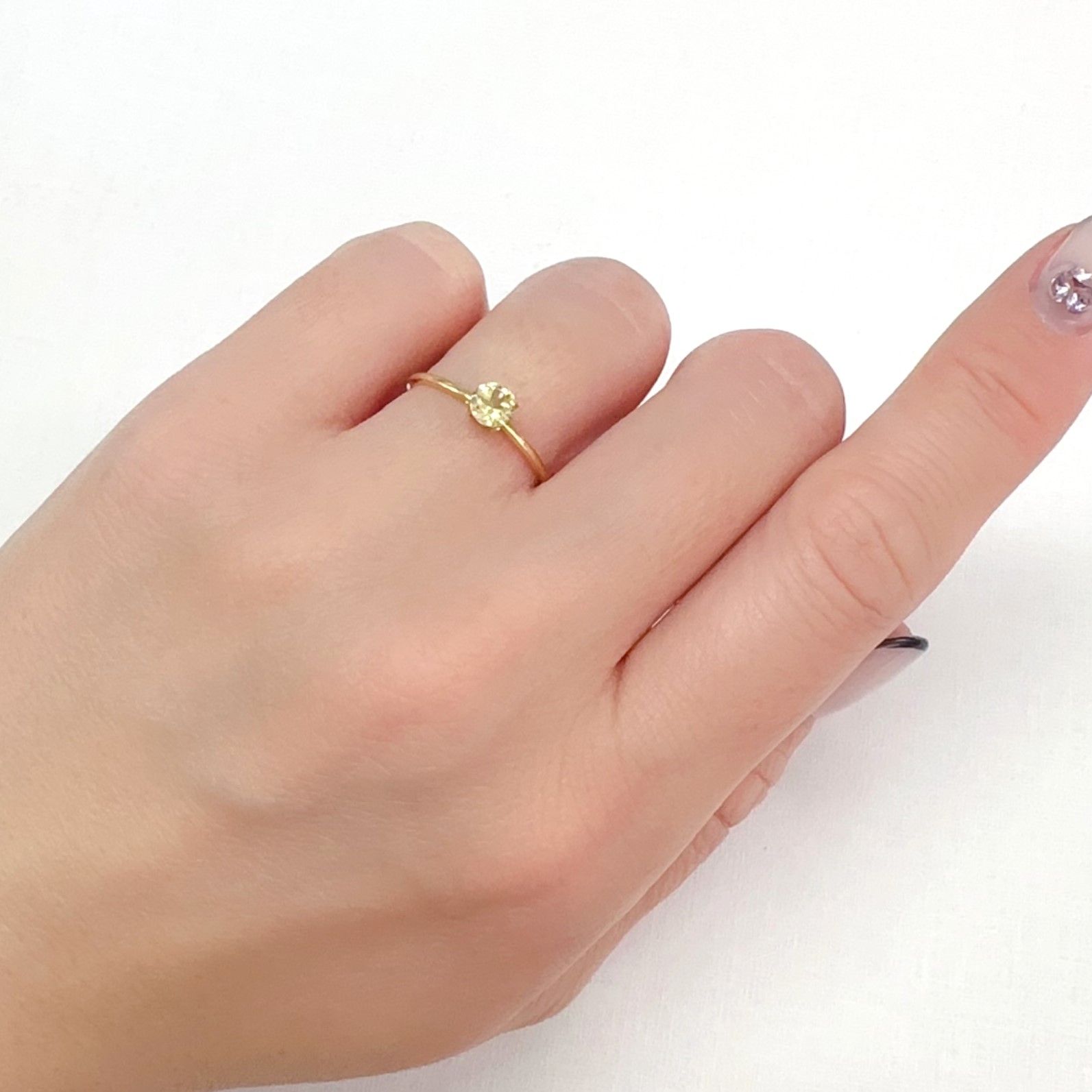 イエローダンビュライト タンザニア産 0.29ct[240125457]4.4x4.4mm前後