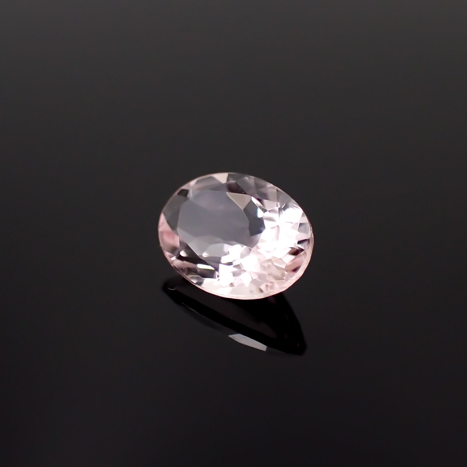 モルガナイト ブラジル産 0.64ct[230421789]7.1x5.1mm前後