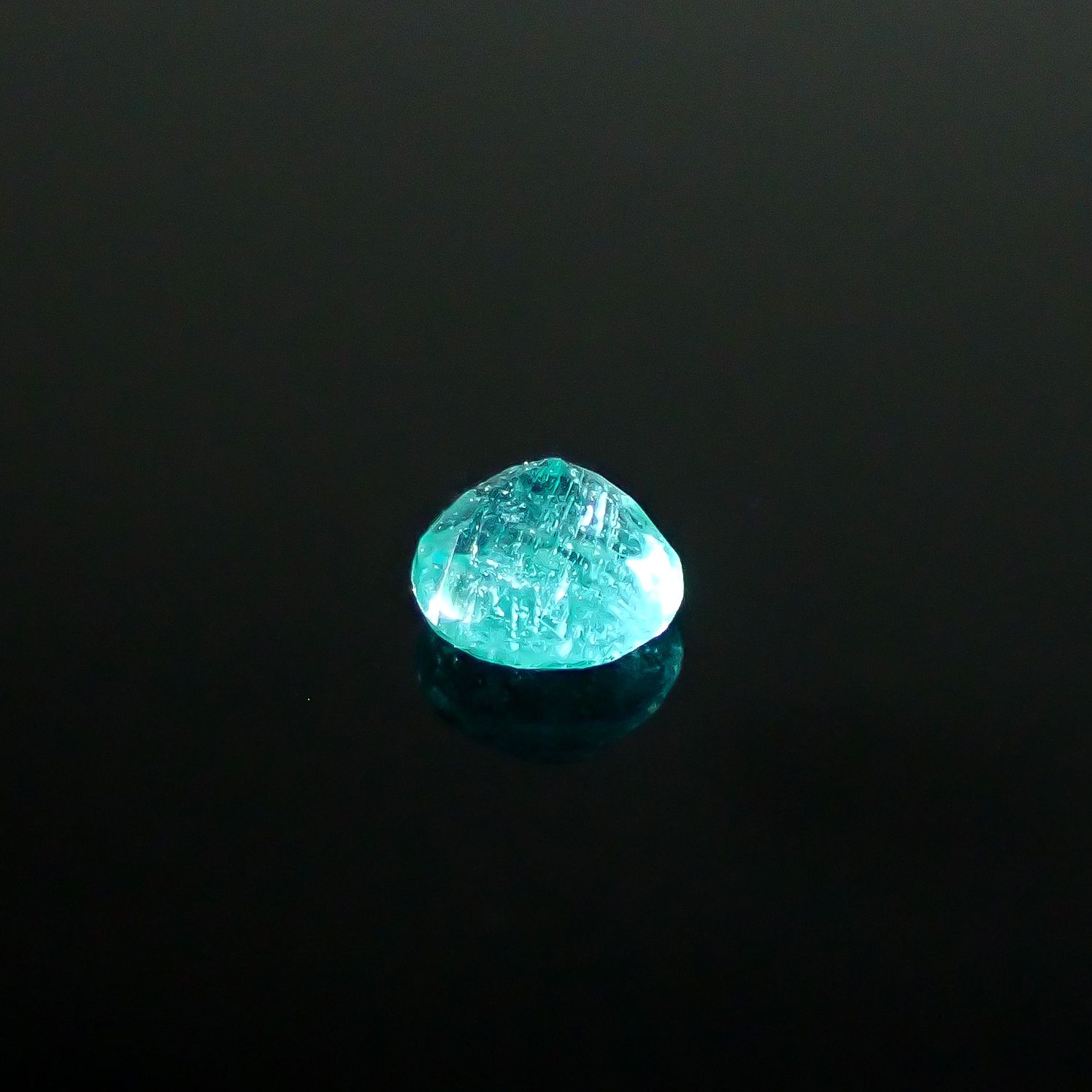 パライバトルマリン ブラジル・キントス鉱山産 0.13ct / 3.1x3mm前後 [250931080]