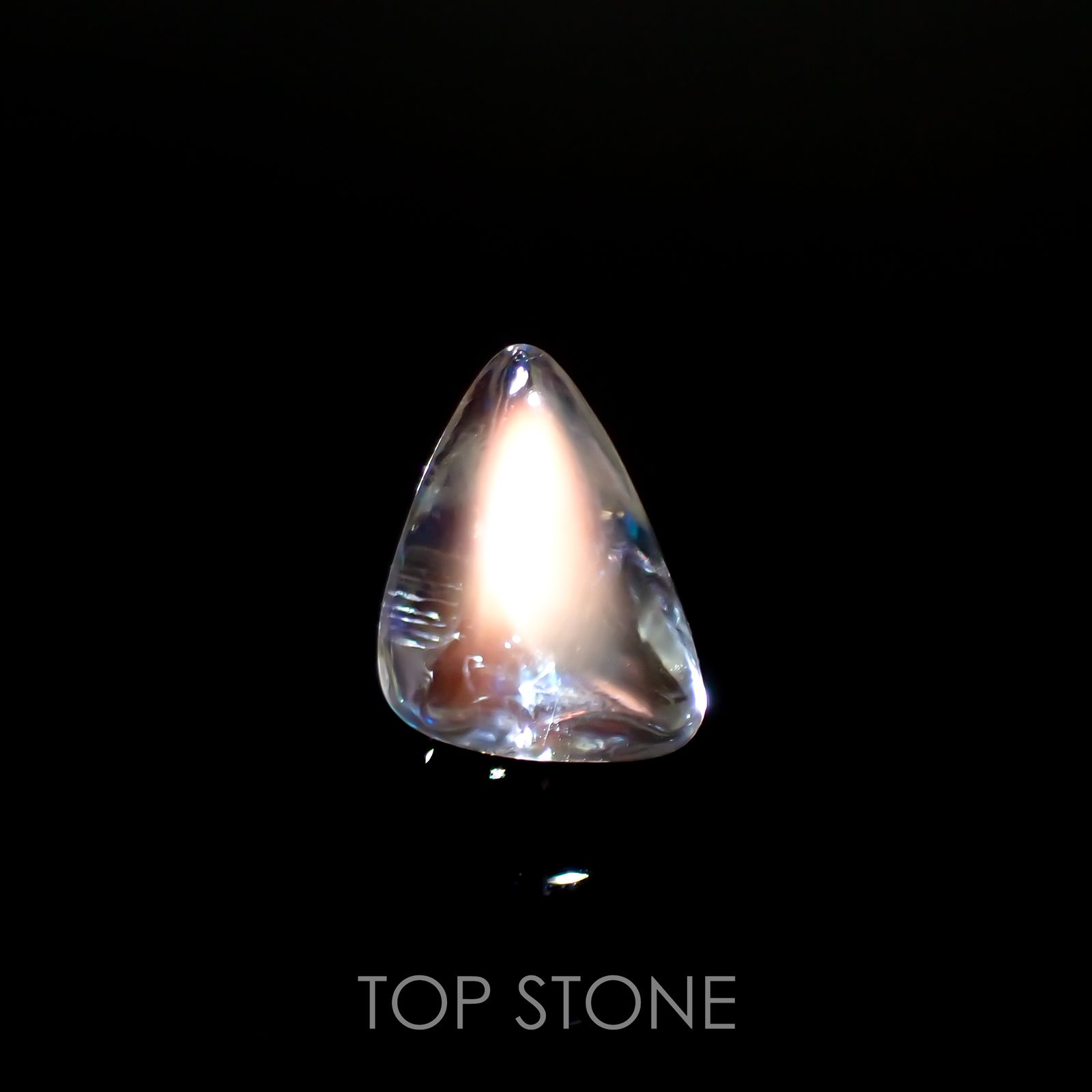 ◇バフカット◇レインボームーンストーン(宝石名ラブラドライト) マダガスカル産 1.390ct ソ付(彩珠)[210711646]8×6.1mm前後