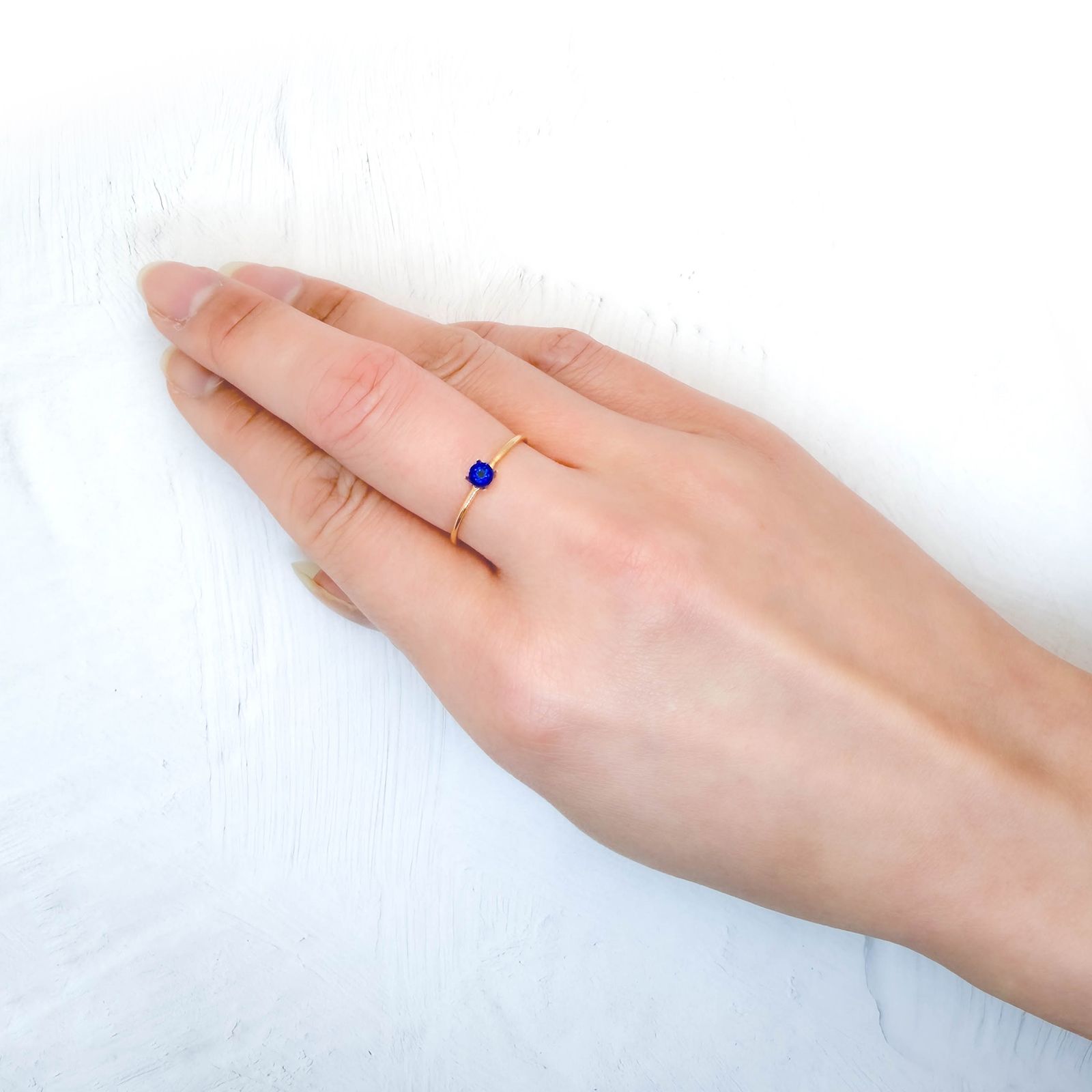 アウイナイト フルオレッセンス ドイツ産 0.18ct / 3.3x3.3mm前後 [260131498]