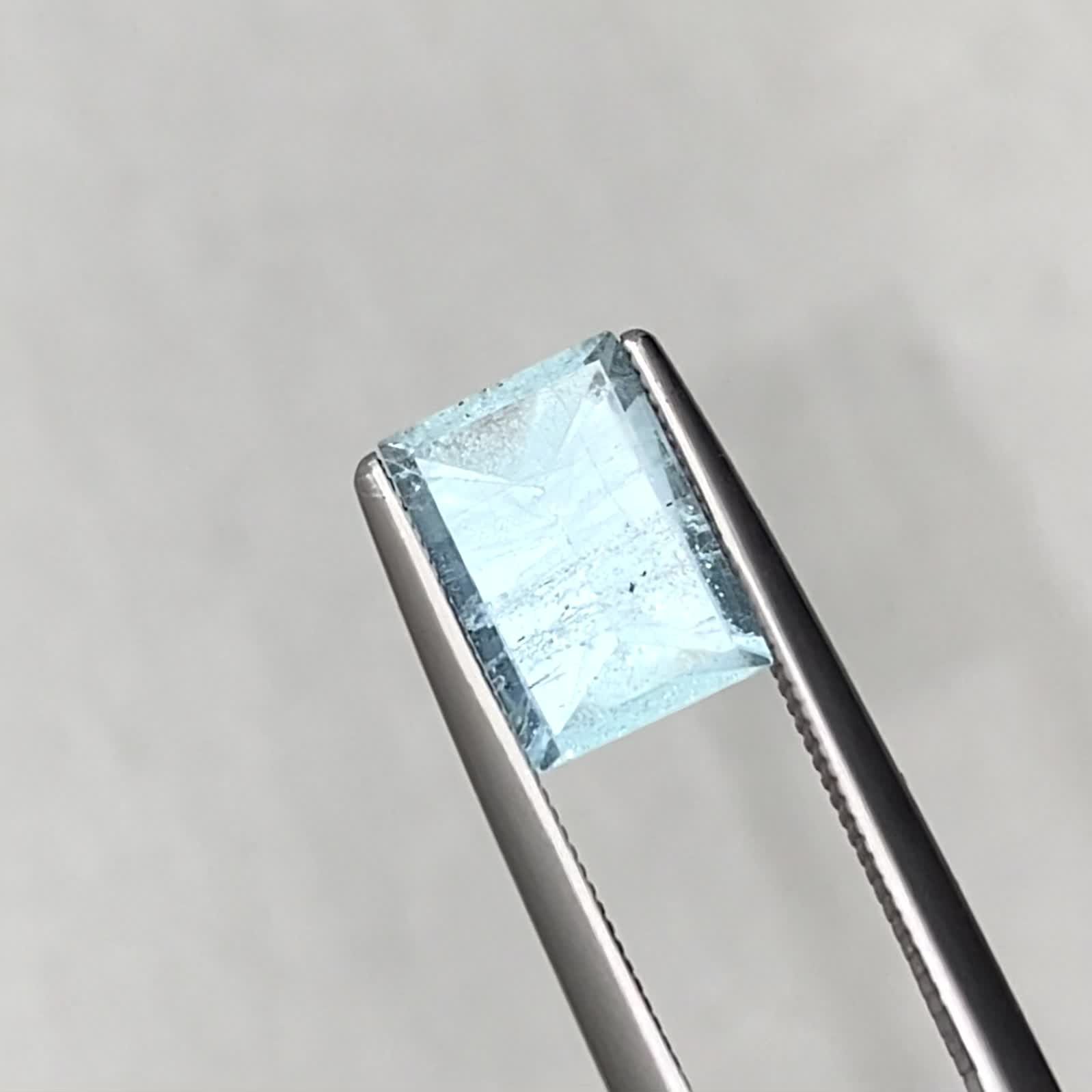 ◇ミラーカット◇アクアマリン モザンビーク産 1.76ct[240226103]9x6