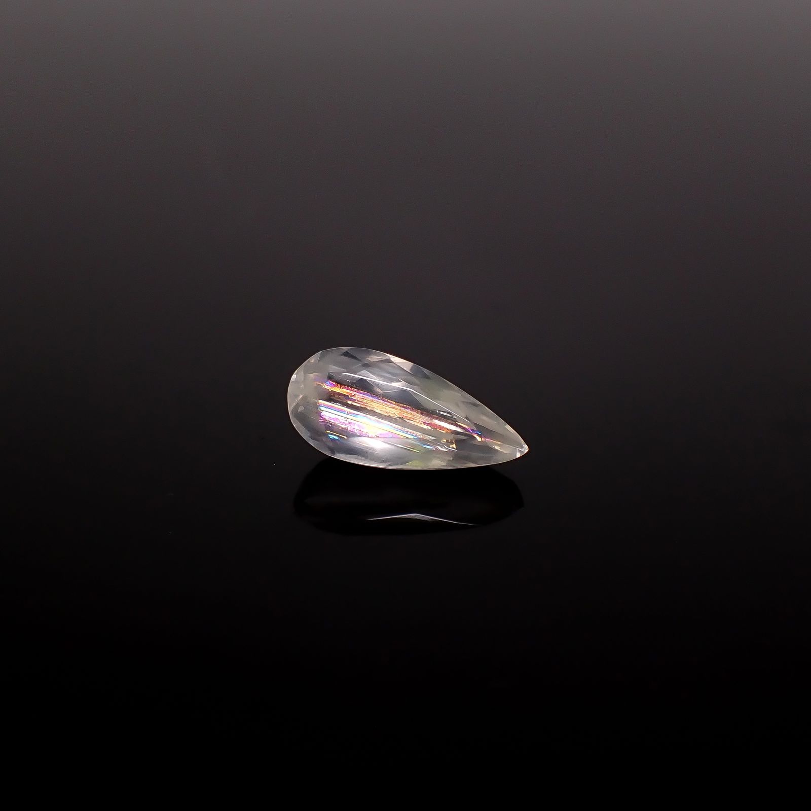 マラウイムーンストーン マラウイ共和国産 3.55ct / 14.8x7mm前後 [260331807]