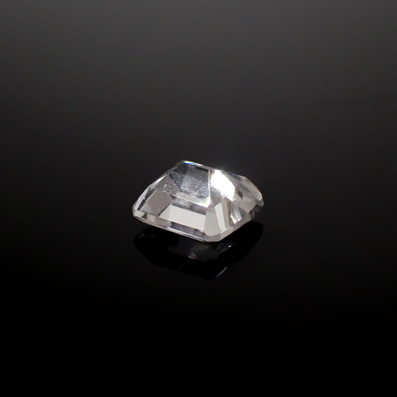 フェナカイト ブラジル産 0.81ct[240226273]5.4x5.1mm前後
