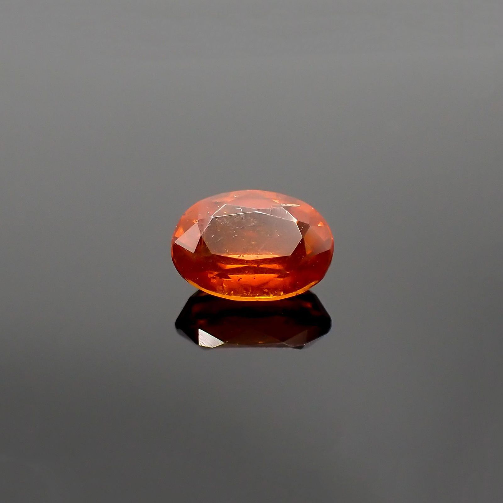 オレンジカイヤナイト(宝石名カイヤナイト) ネパール産 1.07ct 識別済[210812450]7×5mm前後