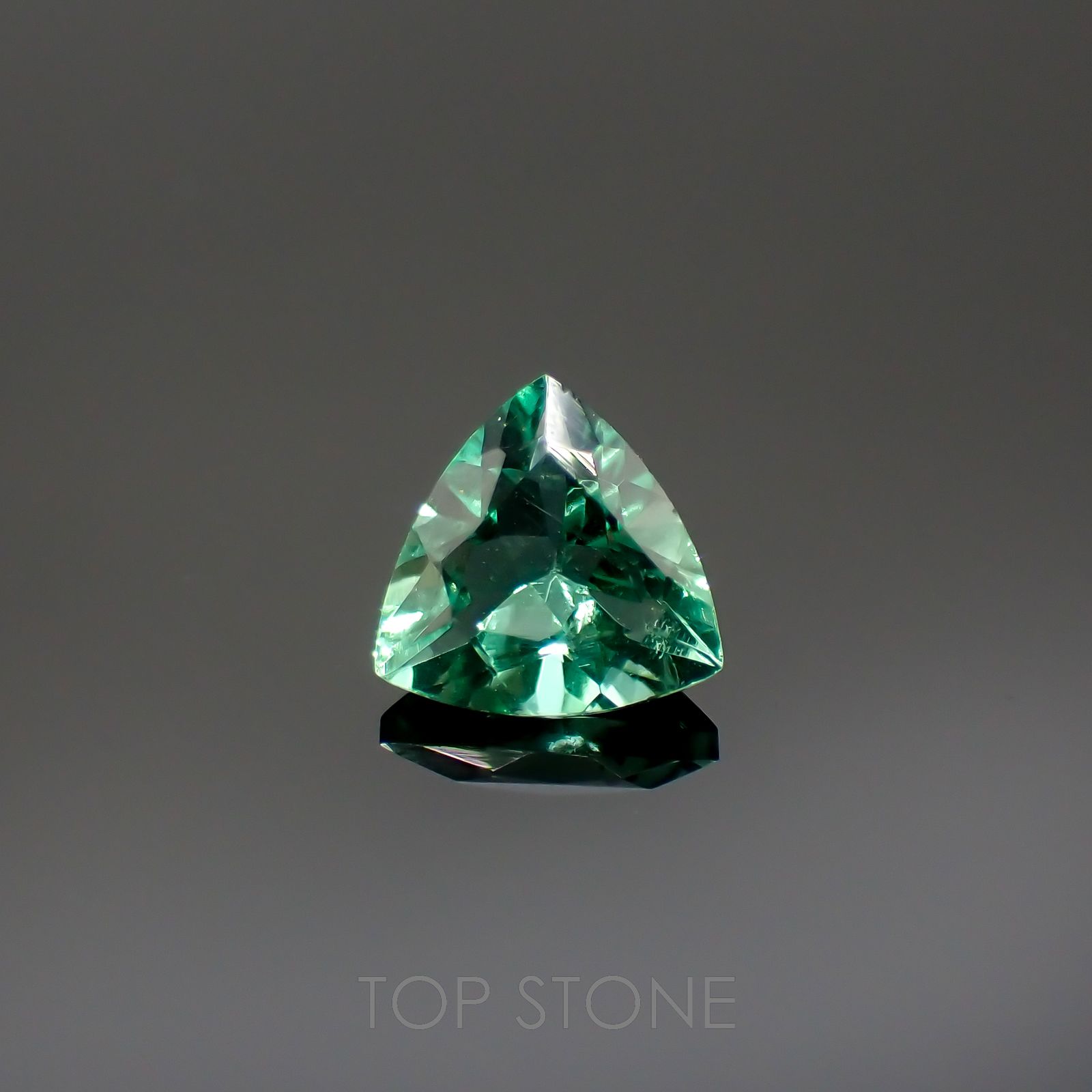 フローライト フルオレッセンス イギリス・ロジャリー鉱山産 1.52ct[220716923]7.7x7.7mm前後