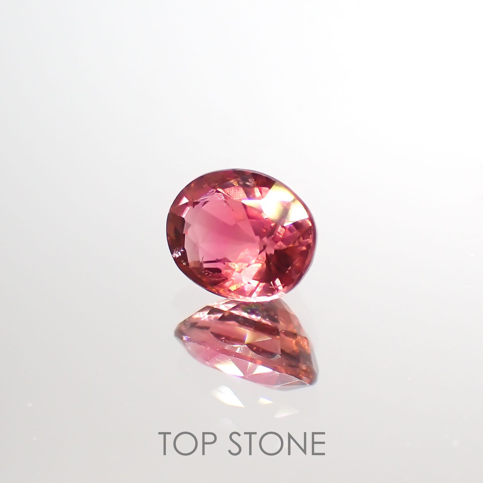 ローズピンクトルマリン(宝石名ピンク・トルマリン)ブラジル/アフリカ産 0.84ct 識別済[220114854]6.5x5.2mm前後