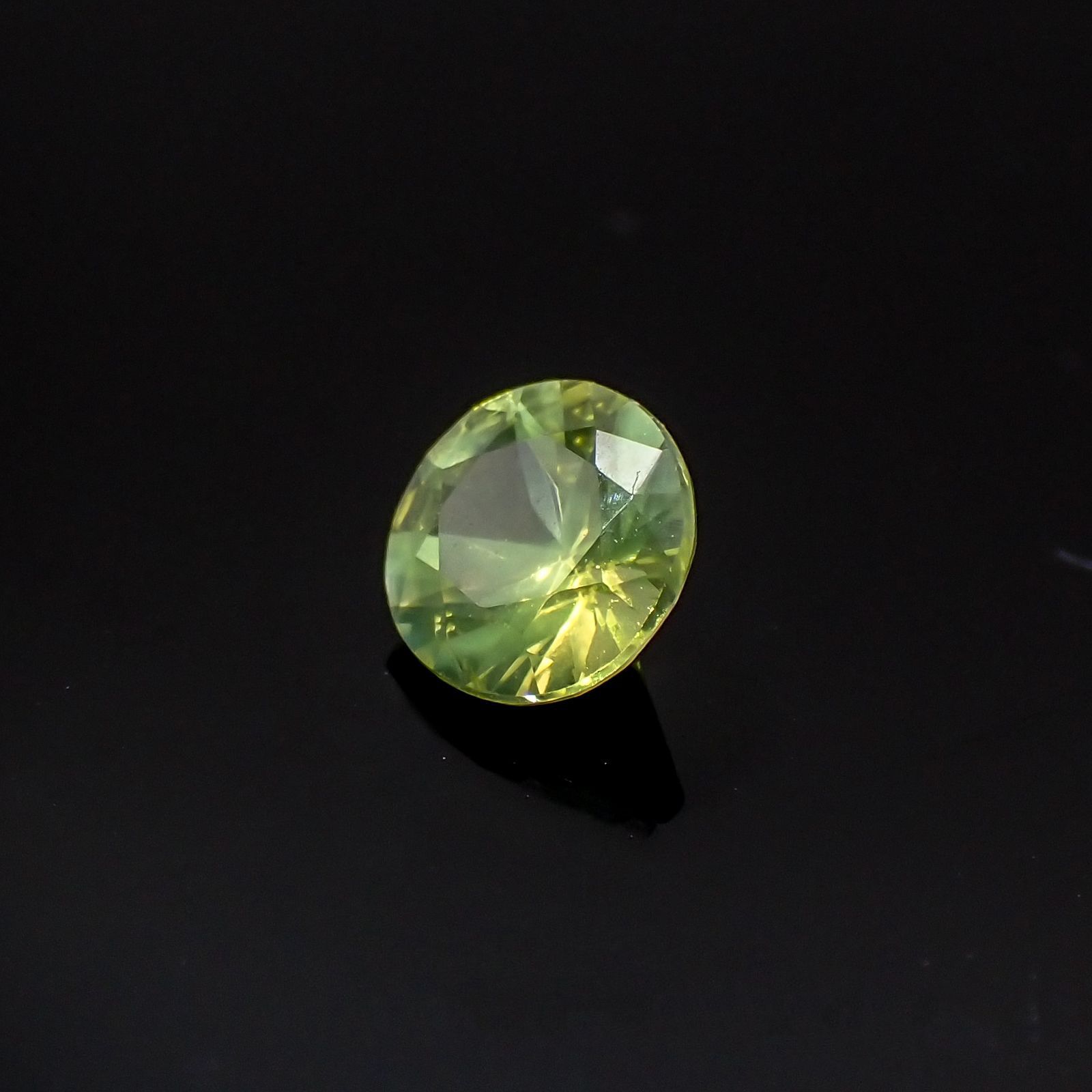 クリソベリル(宝石名クリソベリル) スリランカ産 0.35ct 識別済[20117586]4.4×4.3mm前後