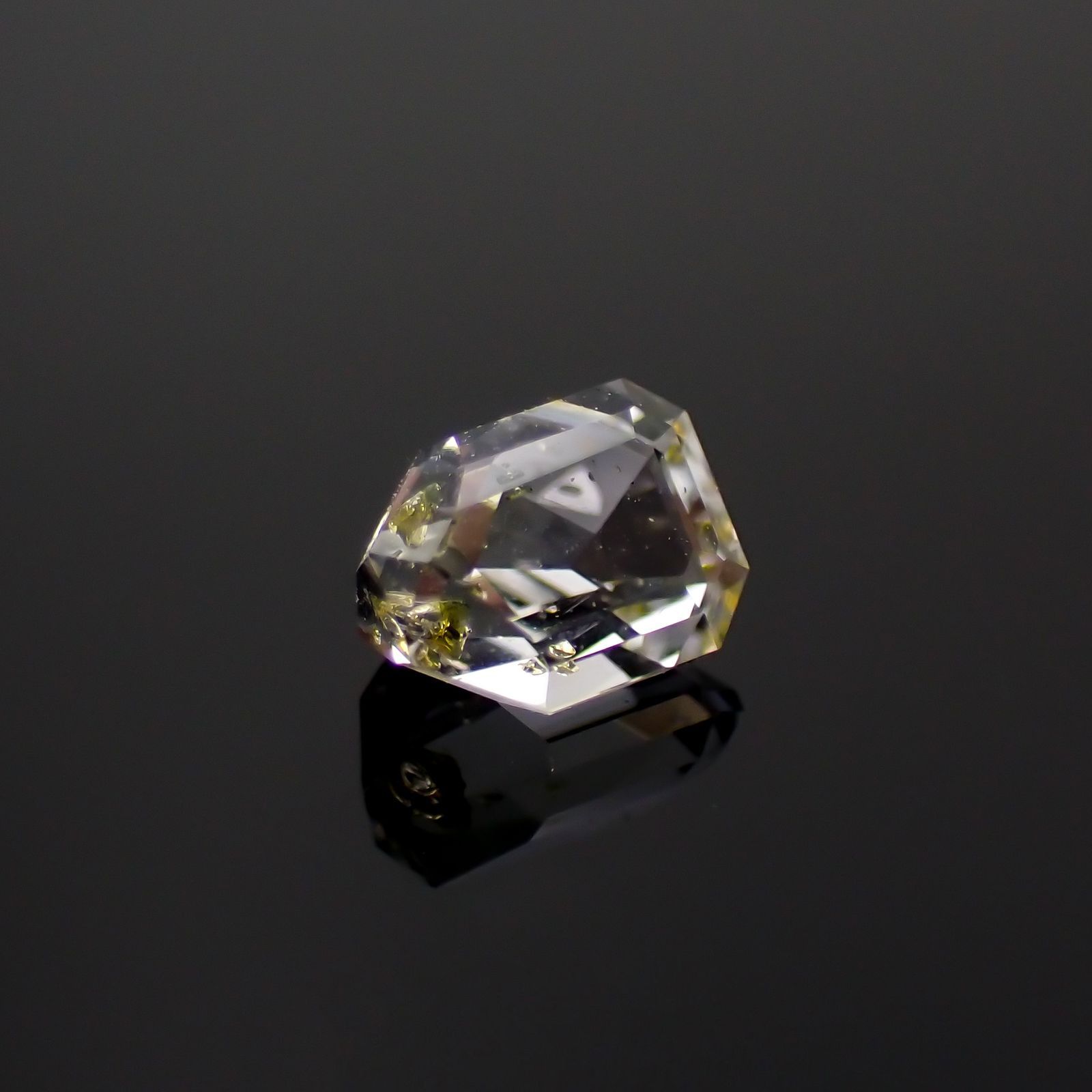 ◇カスタムカット◇オイルインクォーツ パキスタン産 0.37ct [240218540]4.8x3.6mm前後