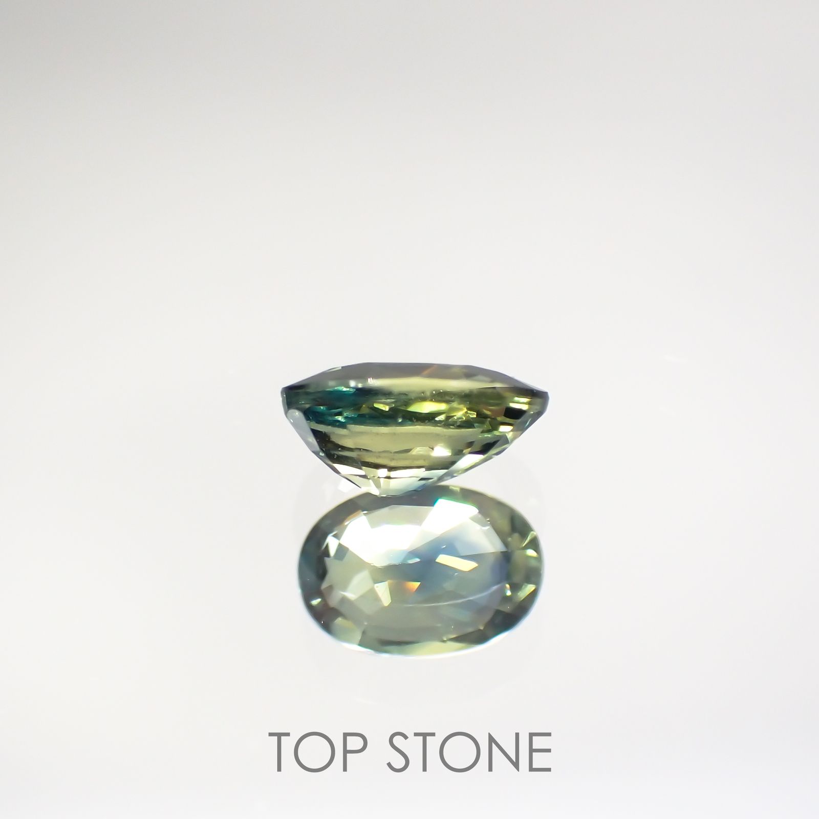 バイカラーサファイア(宝石名バイカラー・サファイア) タンザニア産 0.72ct 識別済[210711563]6.2×4.2mm前後