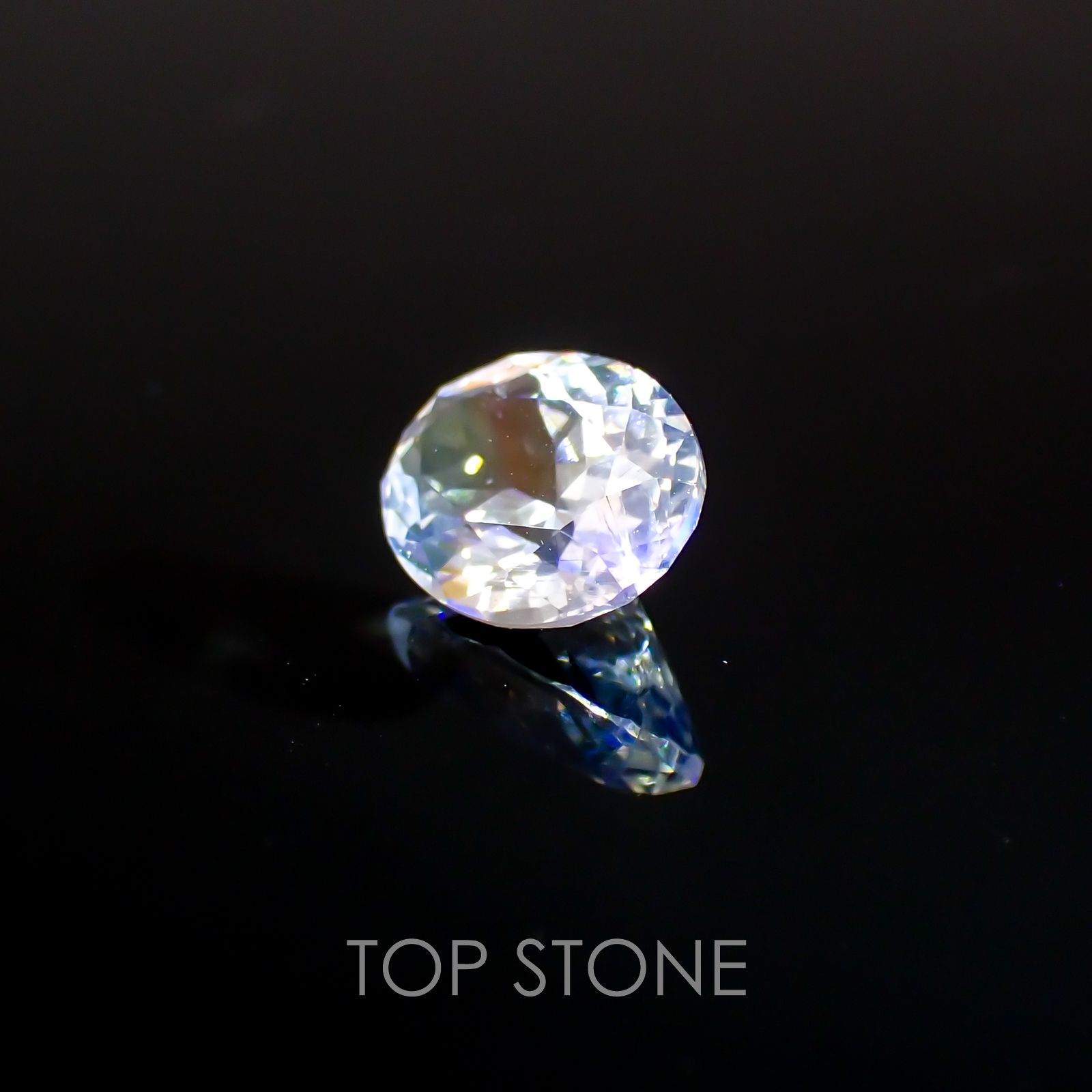 レインボームーンストーン(アンデシンラブラドライト) マダガスカル産 ルース 0.84ct[210410561]7.3×5.7mm前後
