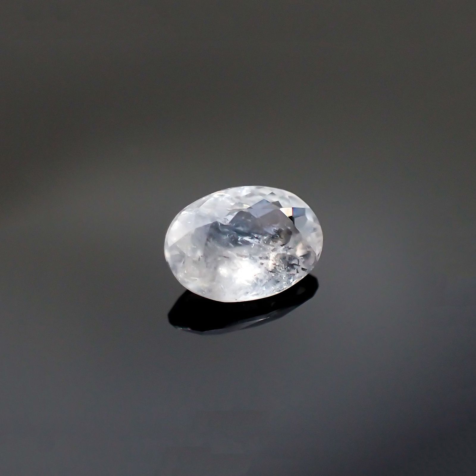 ユークレース(宝石名ユークレース)ブラジル産 0.878ct ソ付(彩珠)[230722916]7.5x5.4mm前後