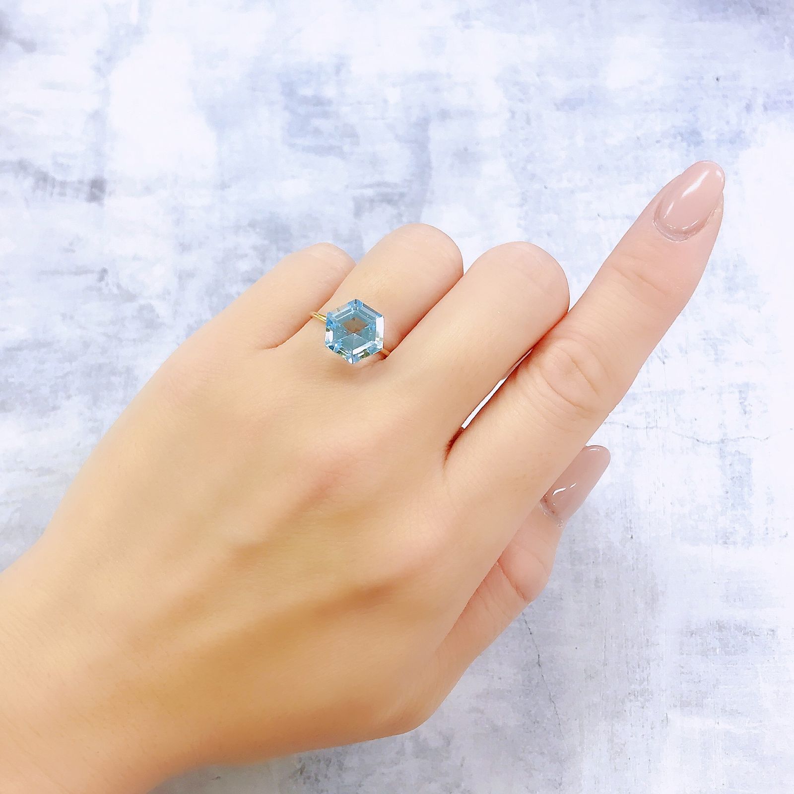 ◇ヘキサゴンカット◇ブルートパーズ ブラジル産 4.76ct[221219363]10x10mm前後