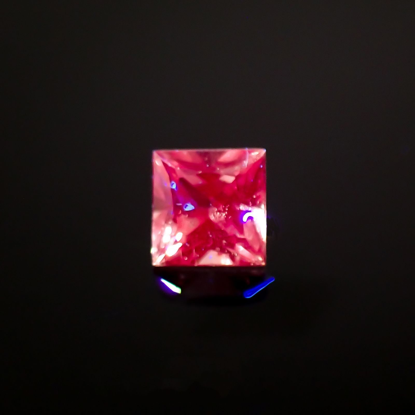 ◇プリンセスカット◇パパラチャサファイア(宝石名サファイア/別名パパラチャ・サファイア)スリランカ産 0.137ct ソ付(DGL)[221219215]2.78x2.7mm前後