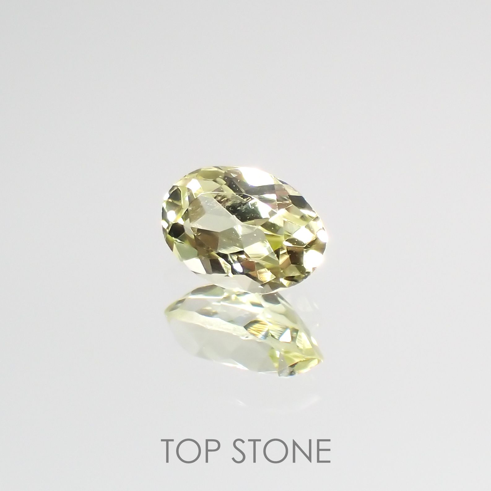 シリマナイト インド産 ルース 0.52ct[210810687]6×4mm前後
