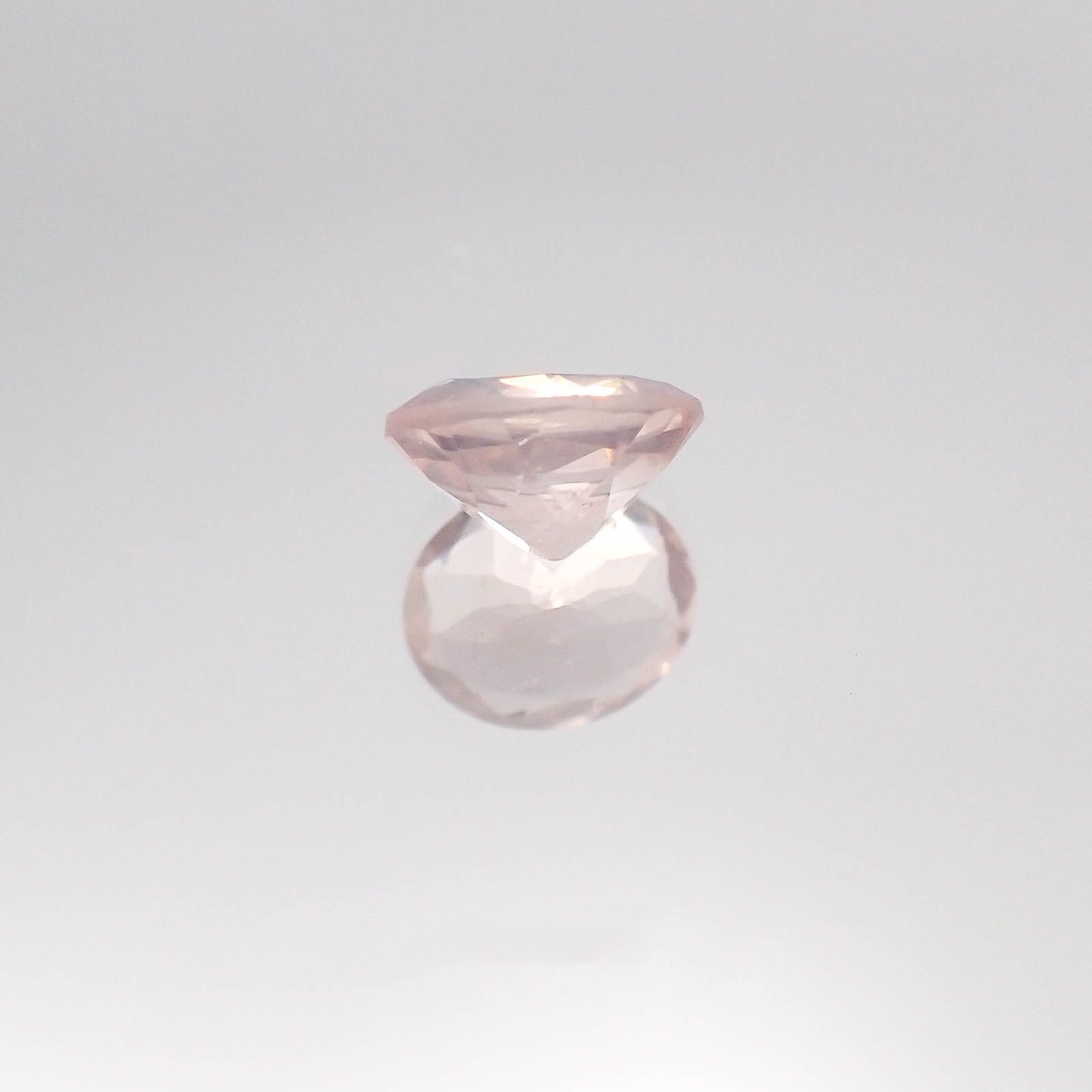 ローズクォーツ(宝石名ローズ・クォーツ)モザンビーク産 0.82ct 識別済[231023884]6.9x5.9mm前後