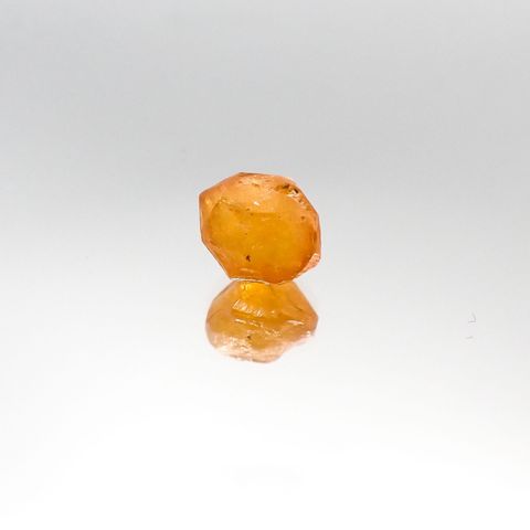 スペサルティンガーネット マンダリンオレンジカラー(宝石名ガーネット)タンザニア産 1.80ct 識別済[230823126]7.1x6.3mm前後