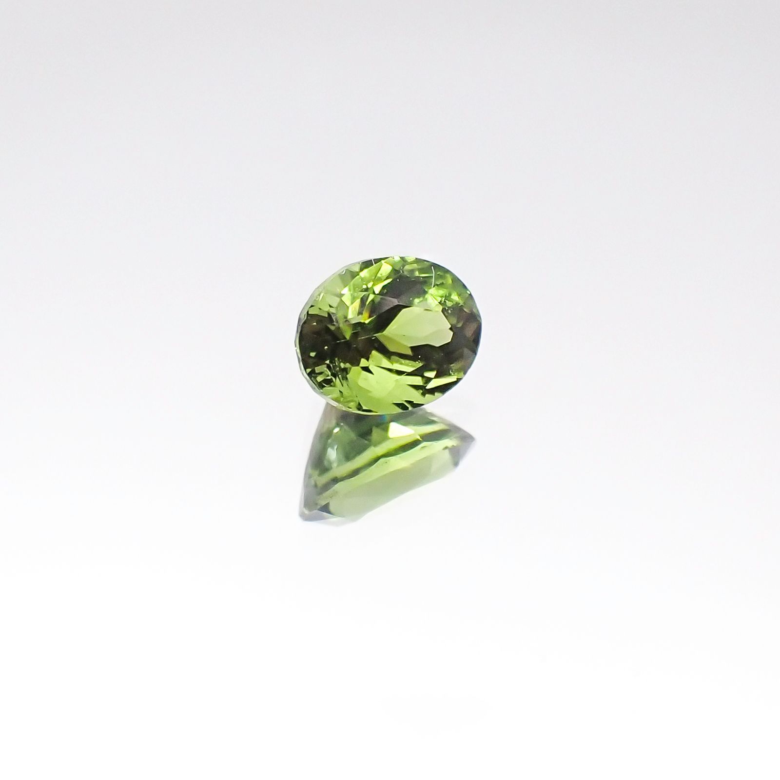クロムトルマリン(宝石名クロム・トルマリン)タンザニア産 0.36ct 識別済[231023993]5x3.7mm前後