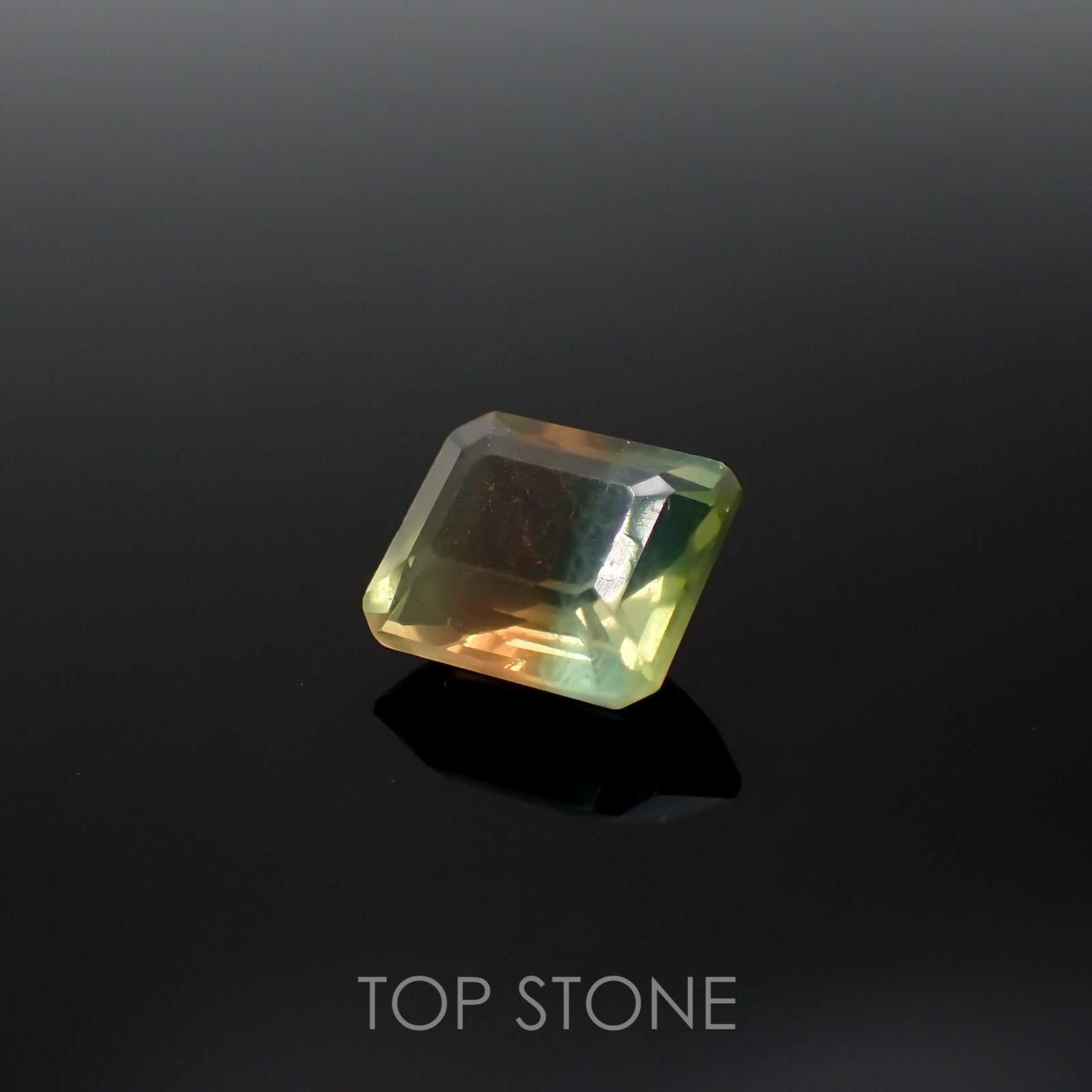 バイカラーフローライト ブラジル産 6.91ct[220917629]11.7x9.9mm前後
