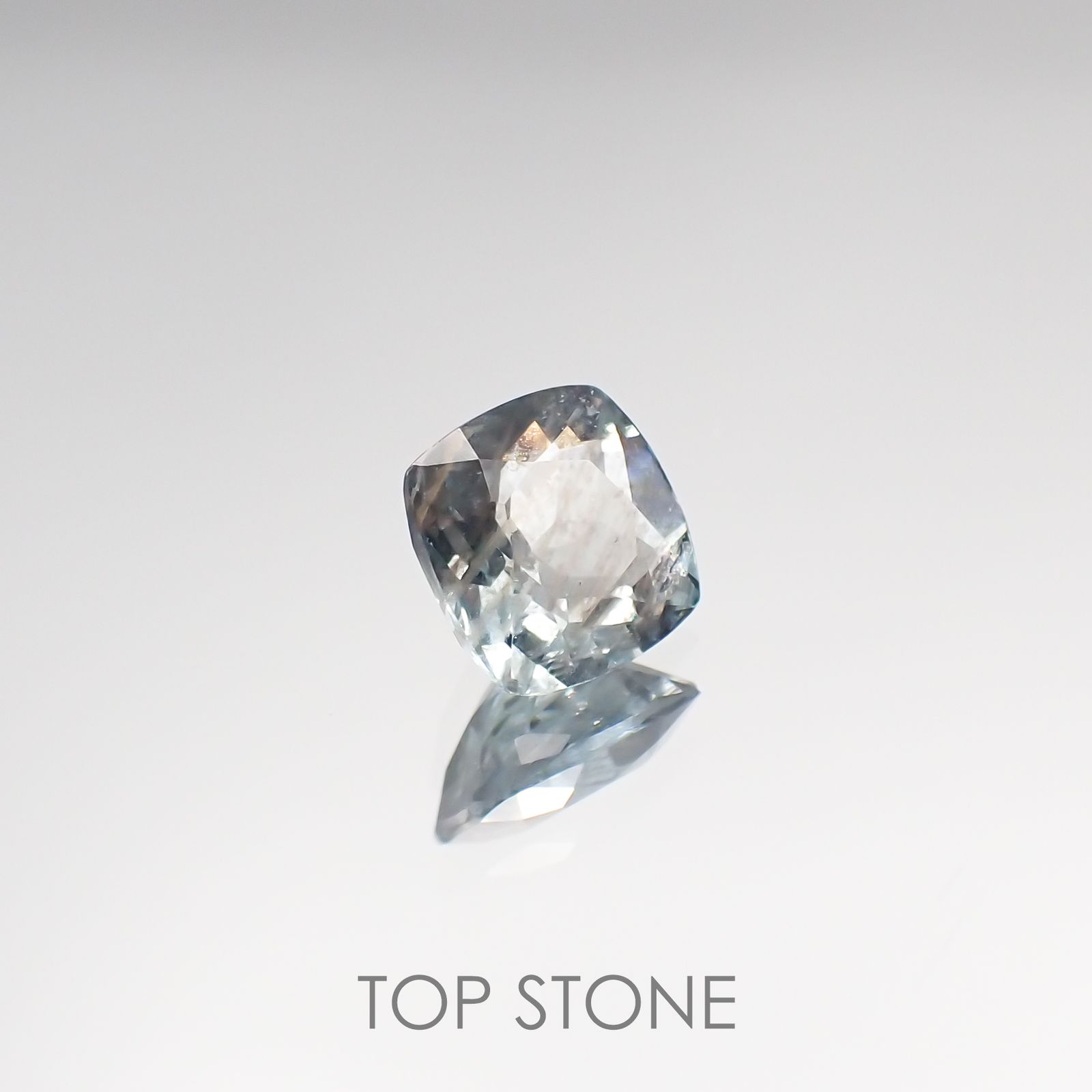 アベンチュリンアクアマリン(宝石名アクアマリン) ナイジェリア産 1.21ct 識別済[210712977]6.9×6.8mm前後