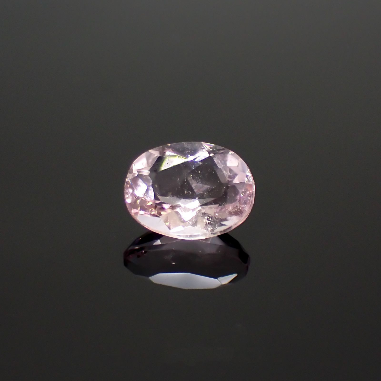 ピンクフローライト(宝石名フルオライト)ブラジル産 1.44ct 識別済[220115133]8x6.1mm前後