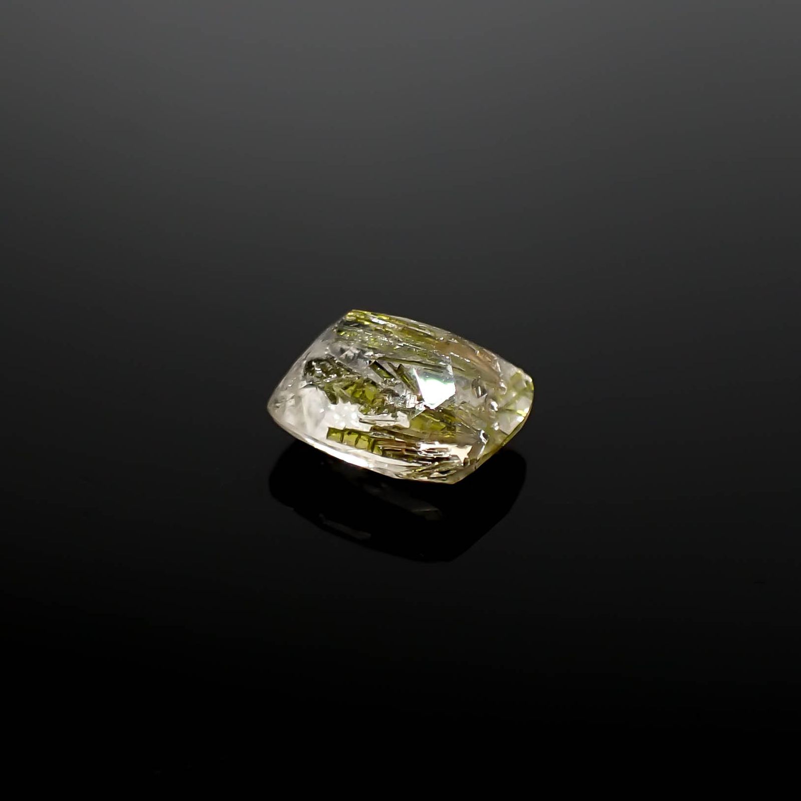 エピドートインクォーツ ブラジル産 3.08ct[240728460]9.7x8.4mm前後