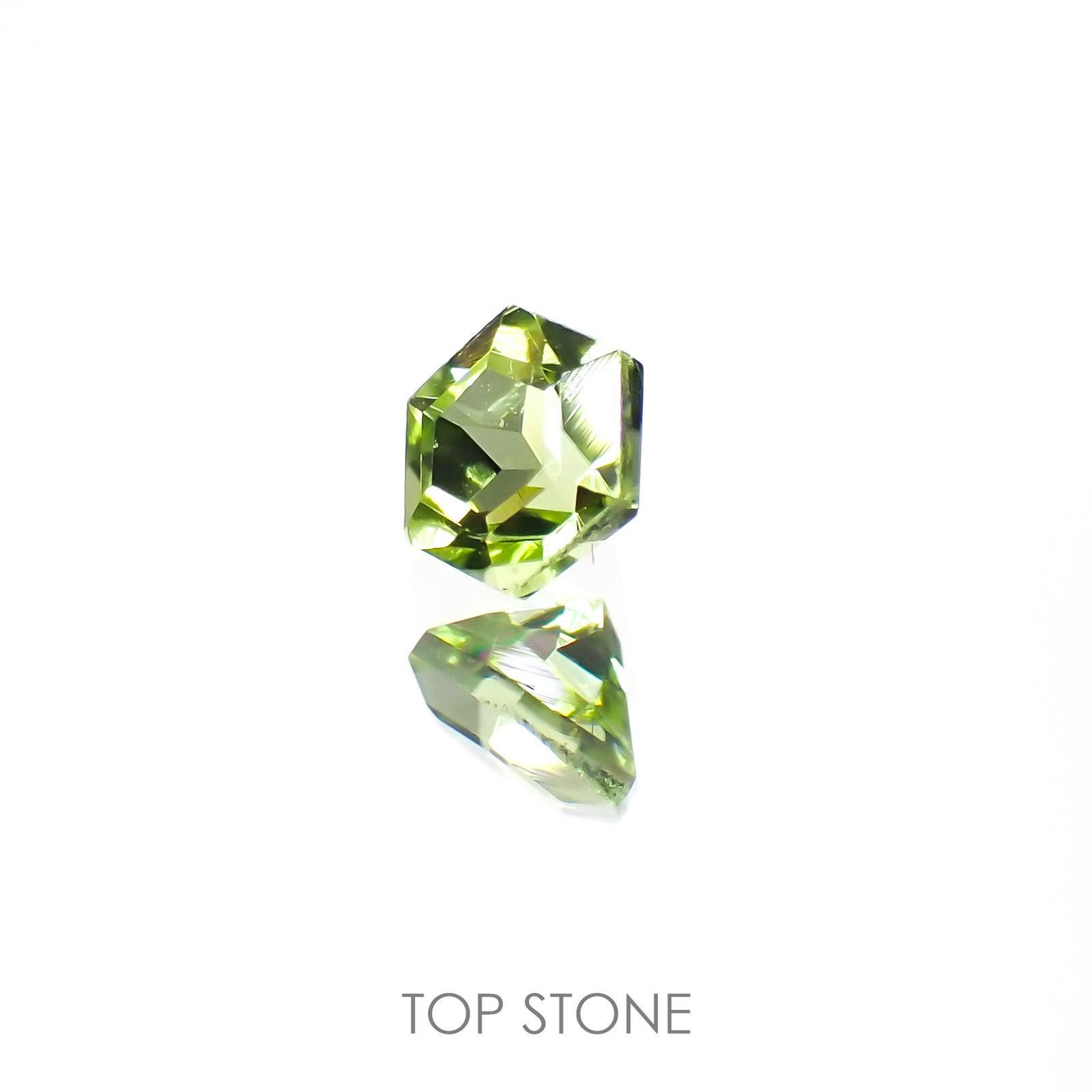 ◇ヘキサゴンカット◇ペリドット(宝石名ペリドット) パキスタン産 0.37ct 識別済[211013092]4×4mm前後