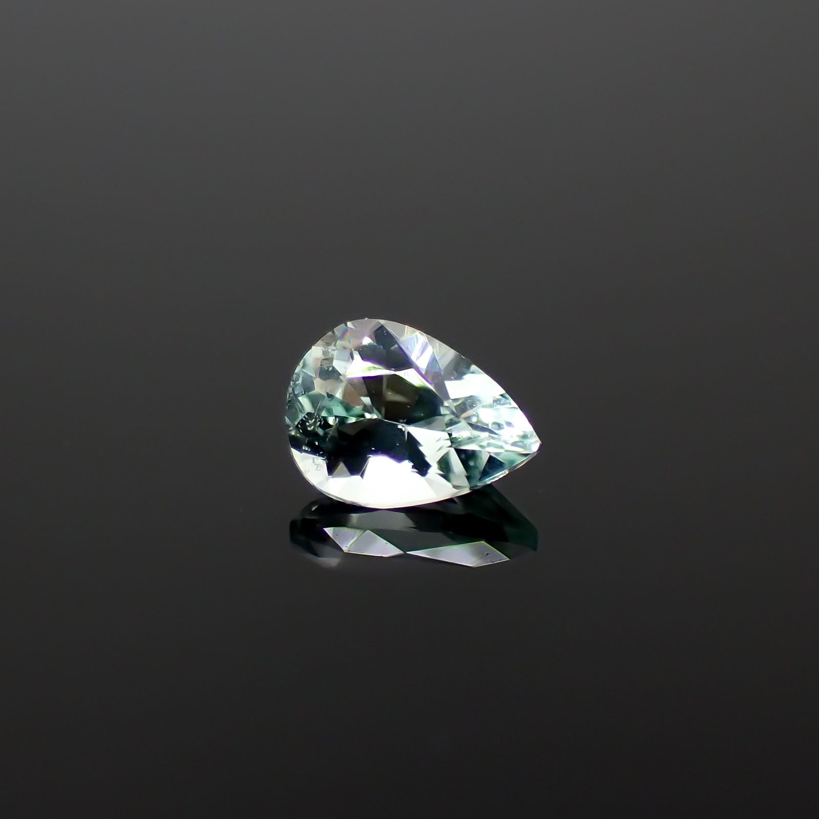 ミントベリル ブラジル産 0.20ct[240728588]4.7x3.4mm前後