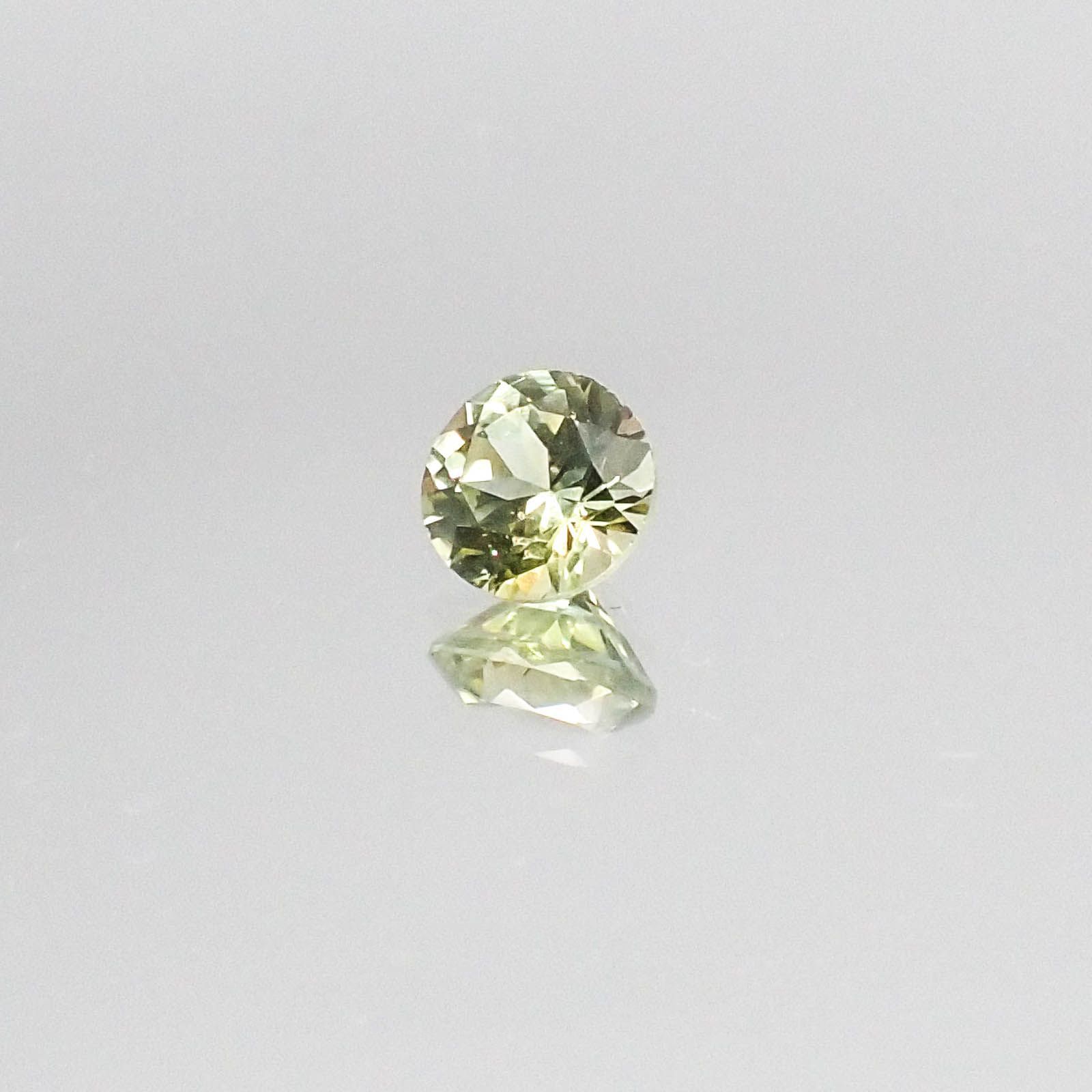 モンタナサファイア(宝石名サファイア) アメリカ・モンタナ州産 0.44ct 識別済[20073886]4.4×4.4mm前後