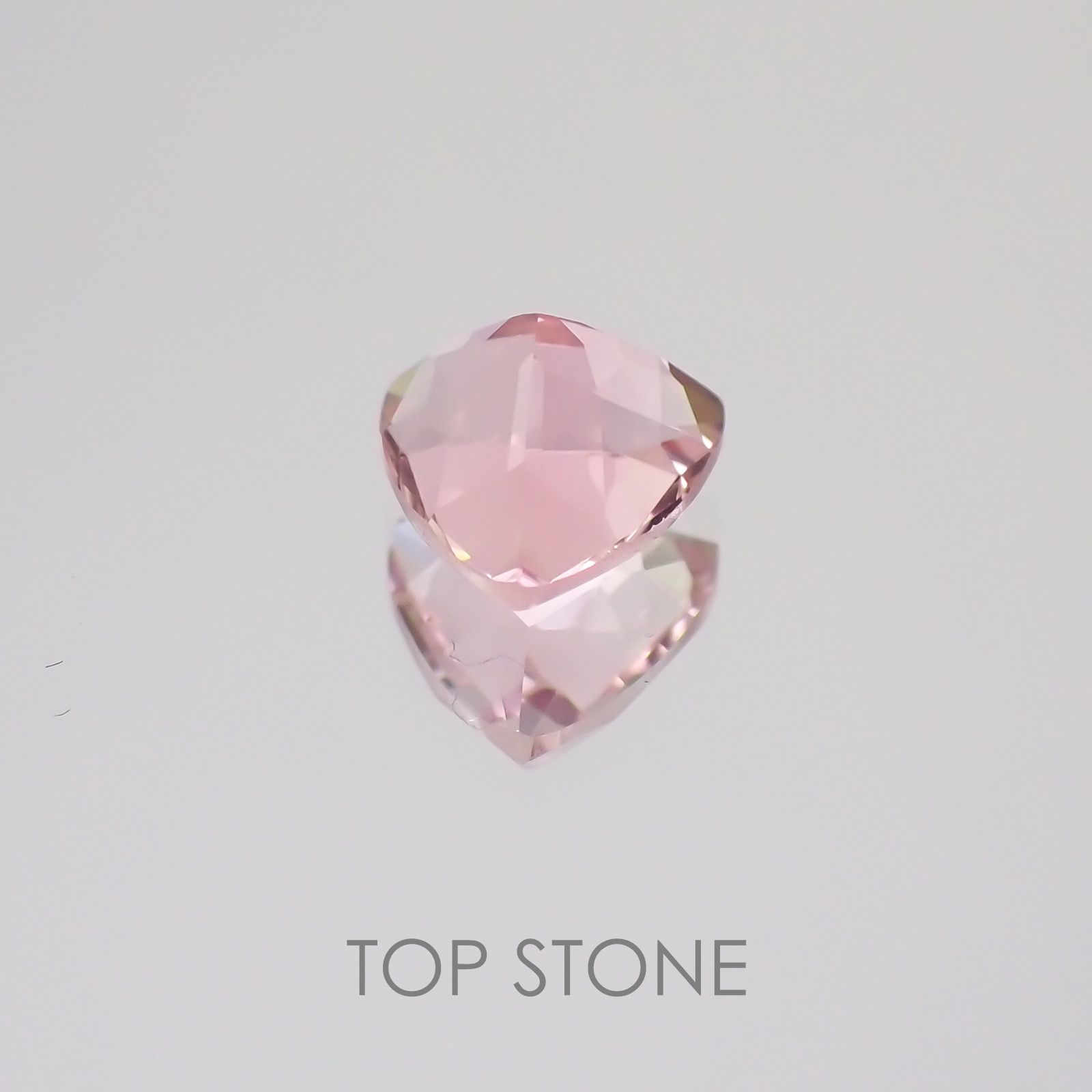ピンクトルマリン(宝石名ピンク・トルマリン) ナイジェリア産 0.944ct ソ付(彩珠)[20129060]6.5×6.3mm前後