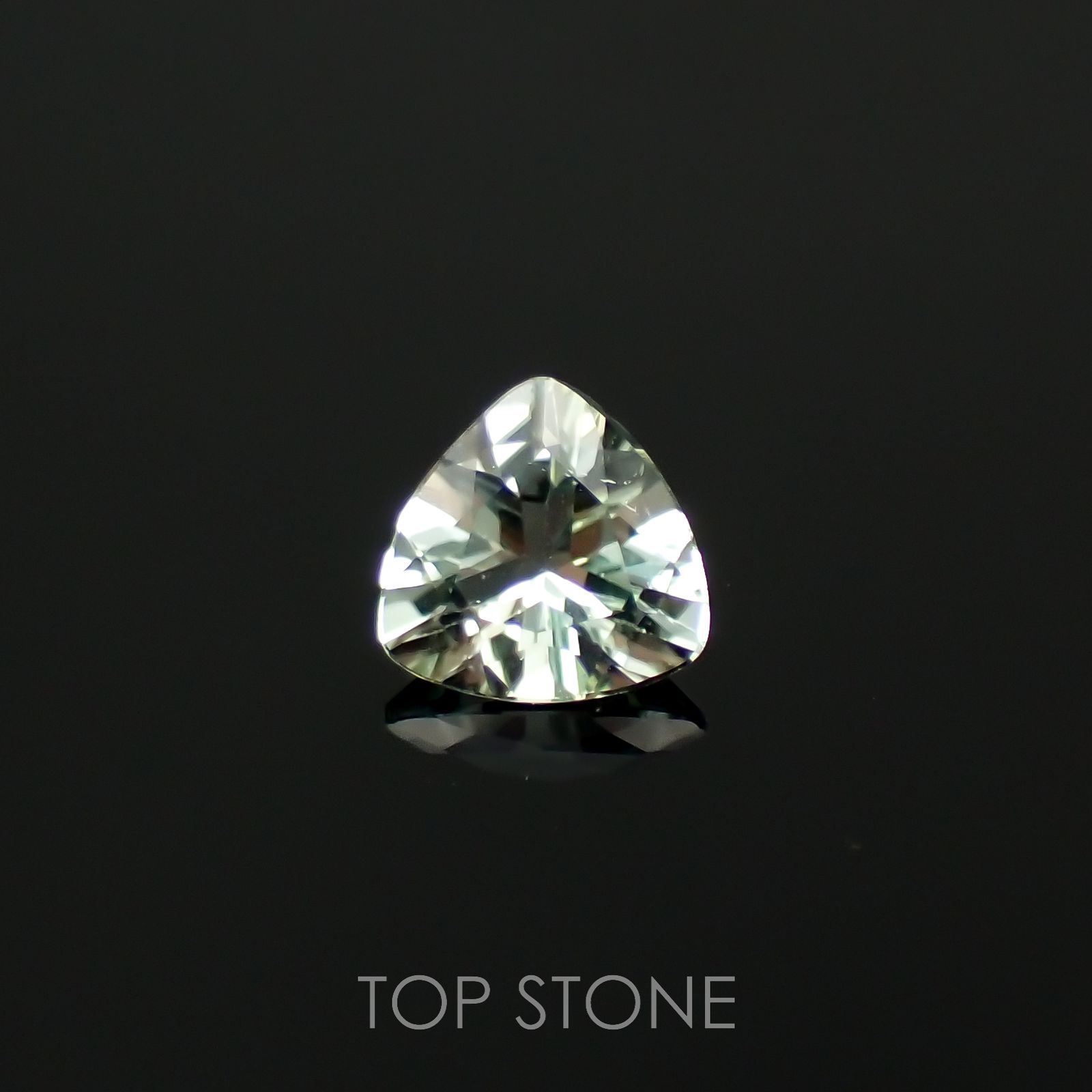モンテブラサイト(宝石名モンテブラサイト)マダガスカル産 0.34ct 識別済[230120298]5x5mm前後