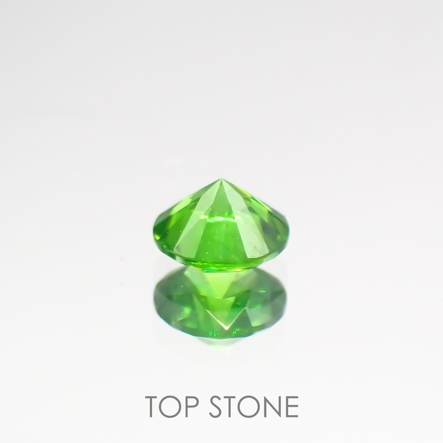 デマントイドガーネット(宝石名デマントイド・ガーネット) ロシア産 0.143ct ソ付(彩珠)[210712089]3.1×3.1mm前後