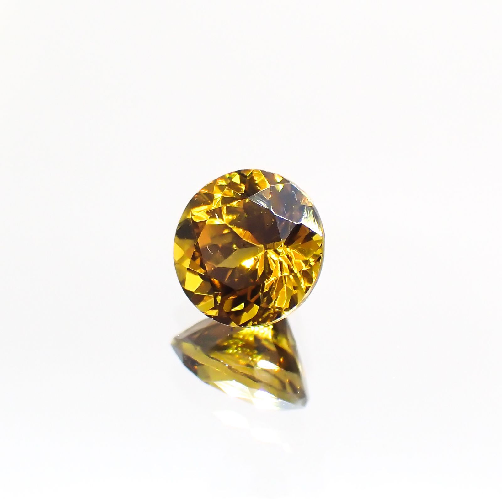 グロッシュラーアンドラダイトガーネット(宝石名グロッシュラー/アンドラダイト・ガーネット)ナミビア産 1.36ct 識別済[220114307]6.4x6.4mm前後