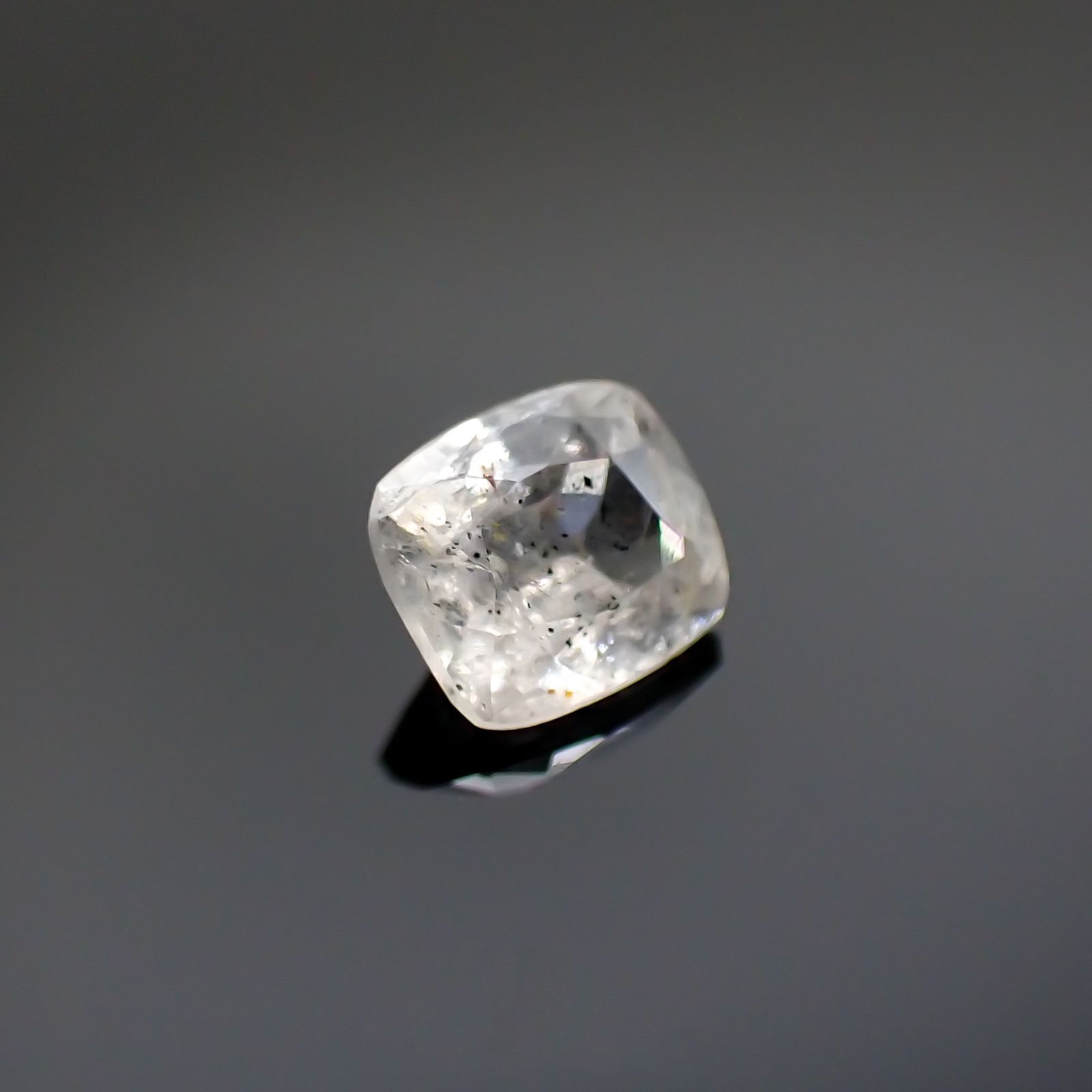 マスグラバイト(宝石名マスグラバイト) ビルマ・モゴク産 0.456ct ソ付(日独)[210510930]4.9×4.2mm前後