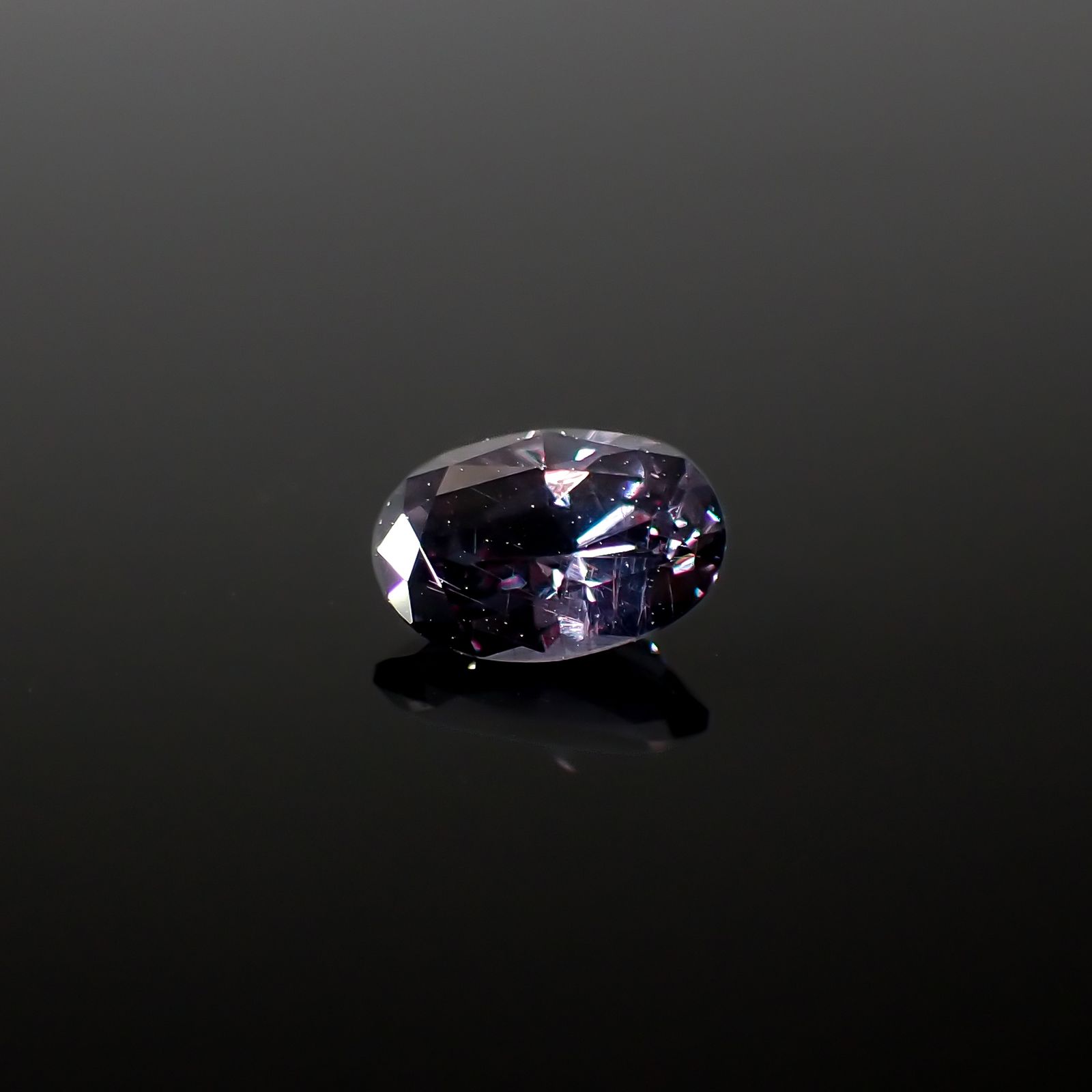 ベキリーブルーガーネット（カラーチェンジガーネット アレキタイプ） マダガスカル・ベキリー産 0.56ct[240125484]6x4.1mm前後