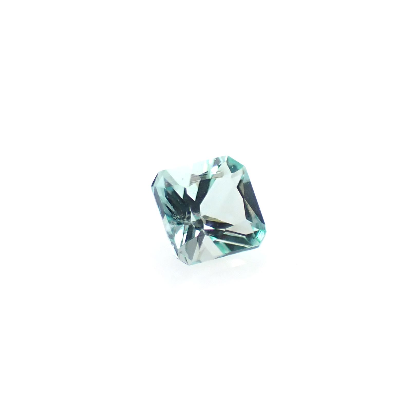 ミントベリル ナイジェリア産 0.33ct [250430205]4.2x4mm前後
